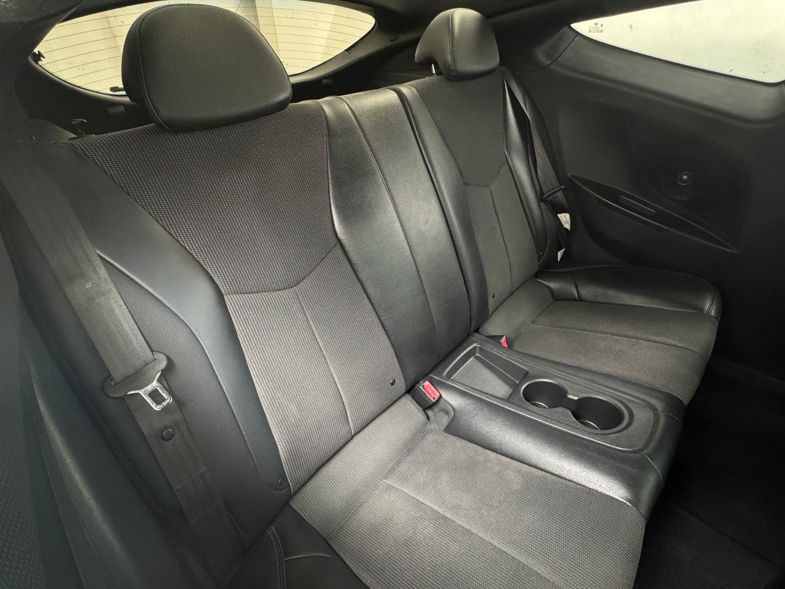 Thumbnail: 2016 Hyundai Veloster - 6