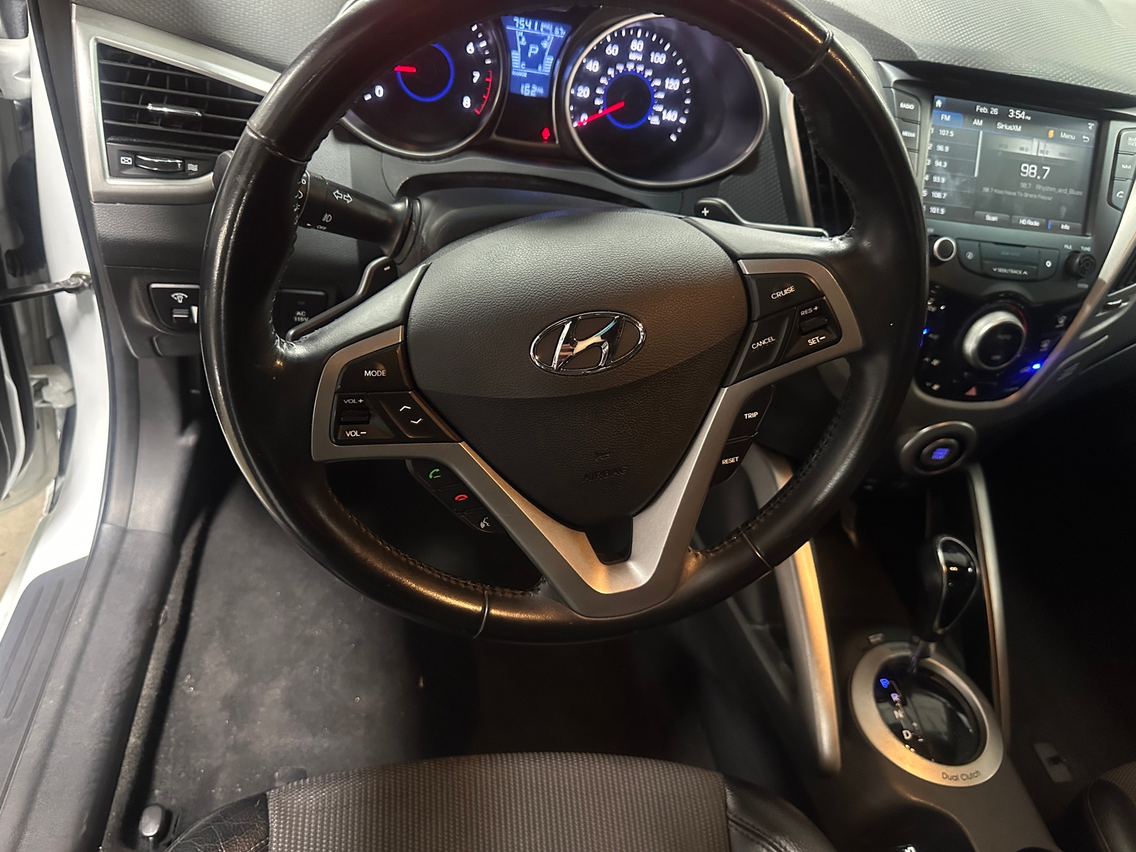 Thumbnail: 2016 Hyundai Veloster - 5