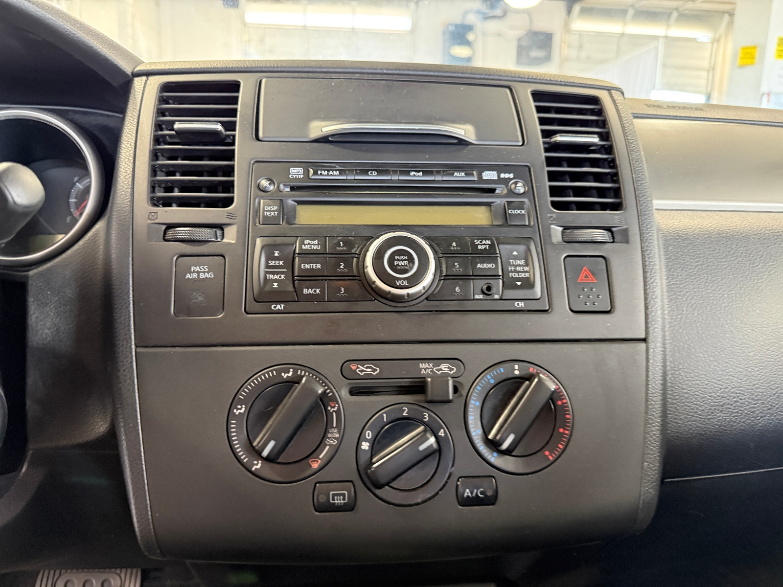 Thumbnail: 2011 Nissan Versa - 4