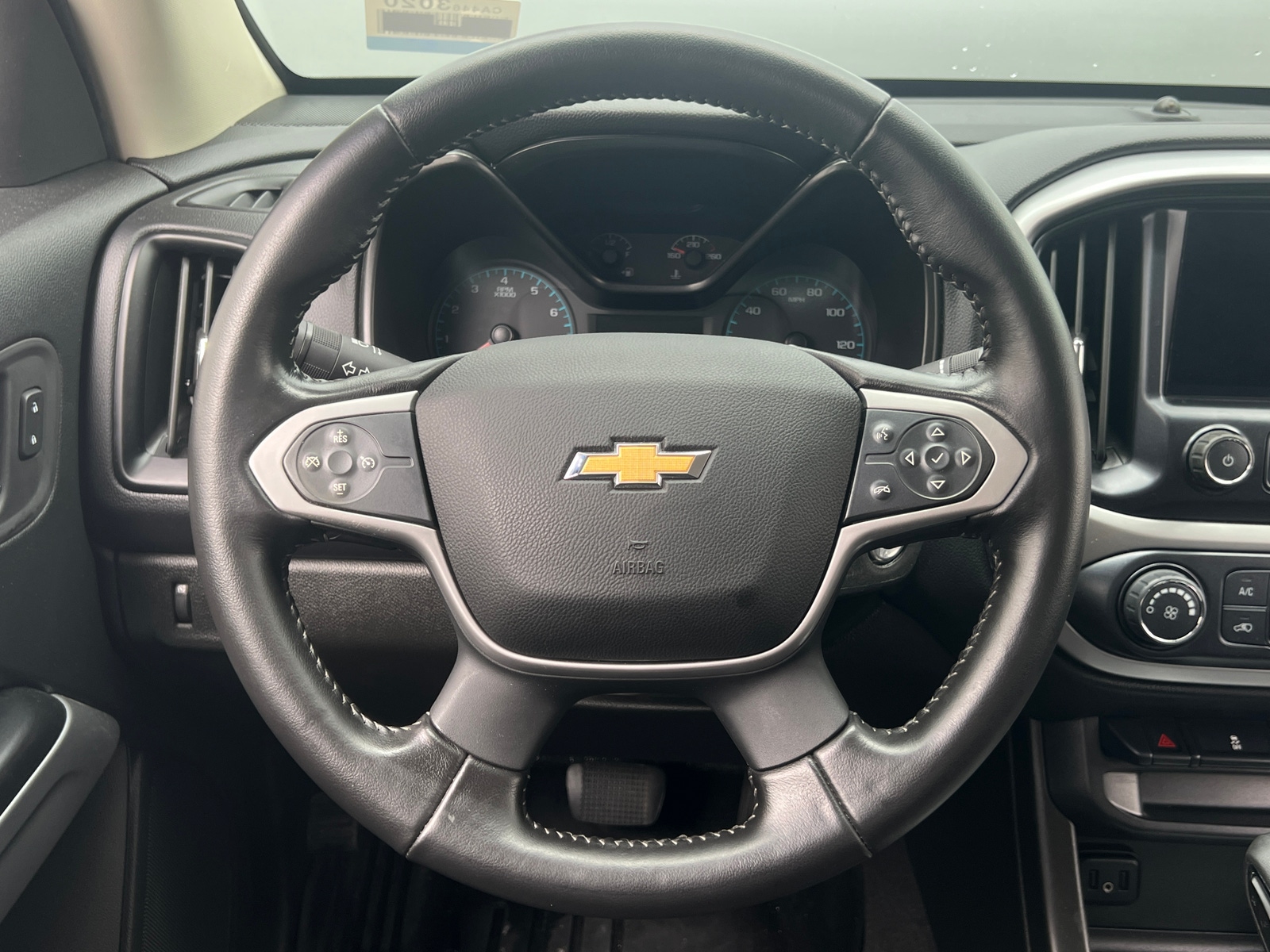 Thumbnail: 2022 Chevrolet Colorado - 5