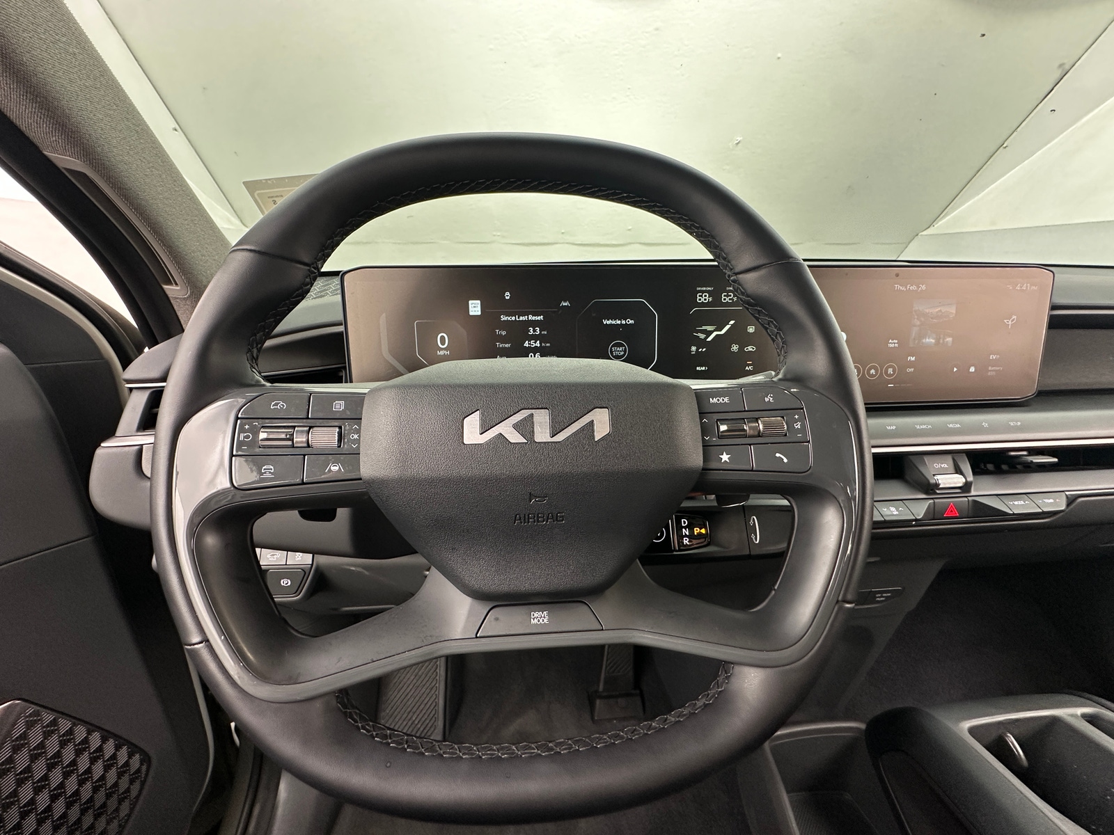 Thumbnail: 2024 Kia EV9 - 4