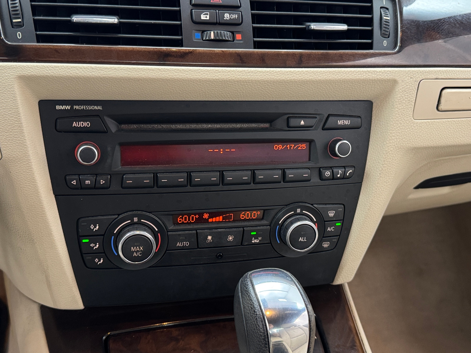 Thumbnail: 2013 BMW 3 Series - 3