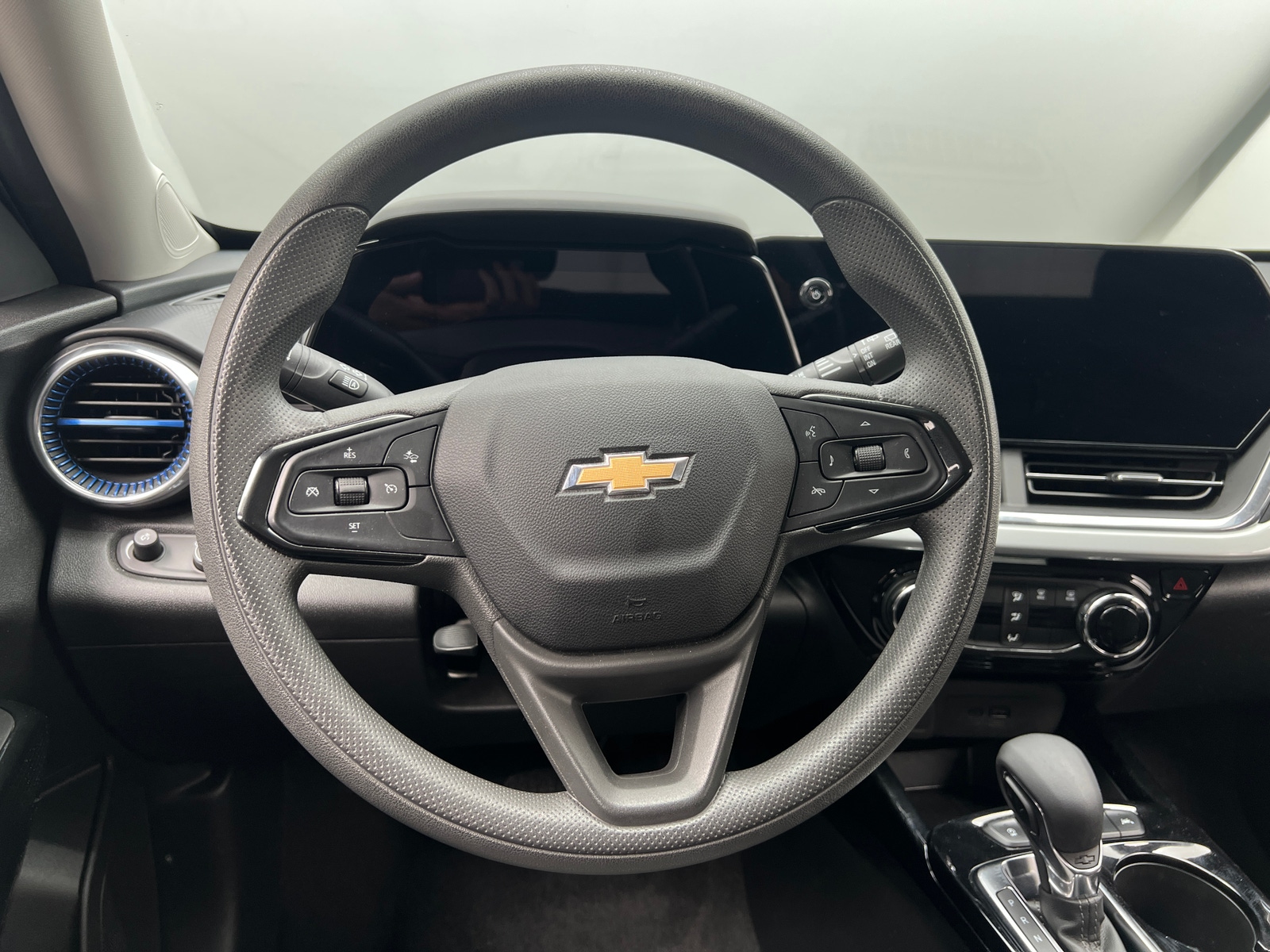 Thumbnail: 2025 Chevrolet Trax - 5