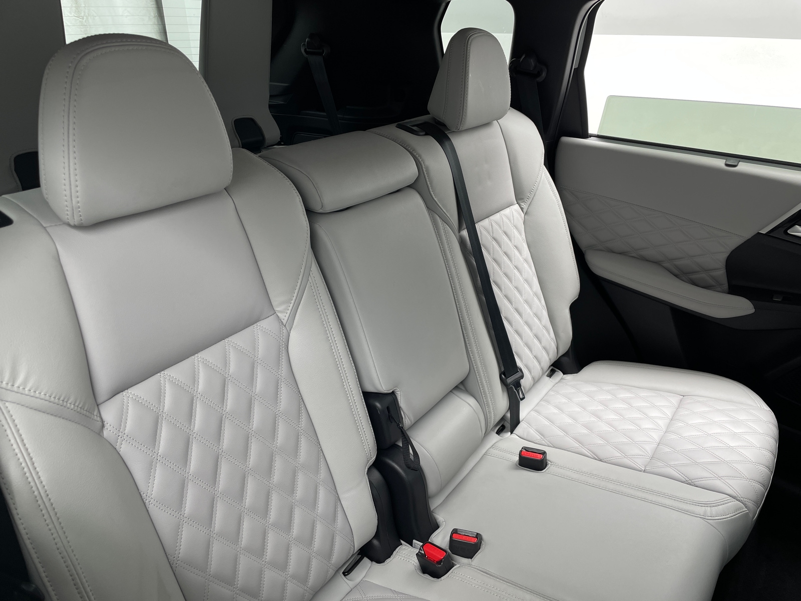 Thumbnail: 2024 Mitsubishi Outlander - 5