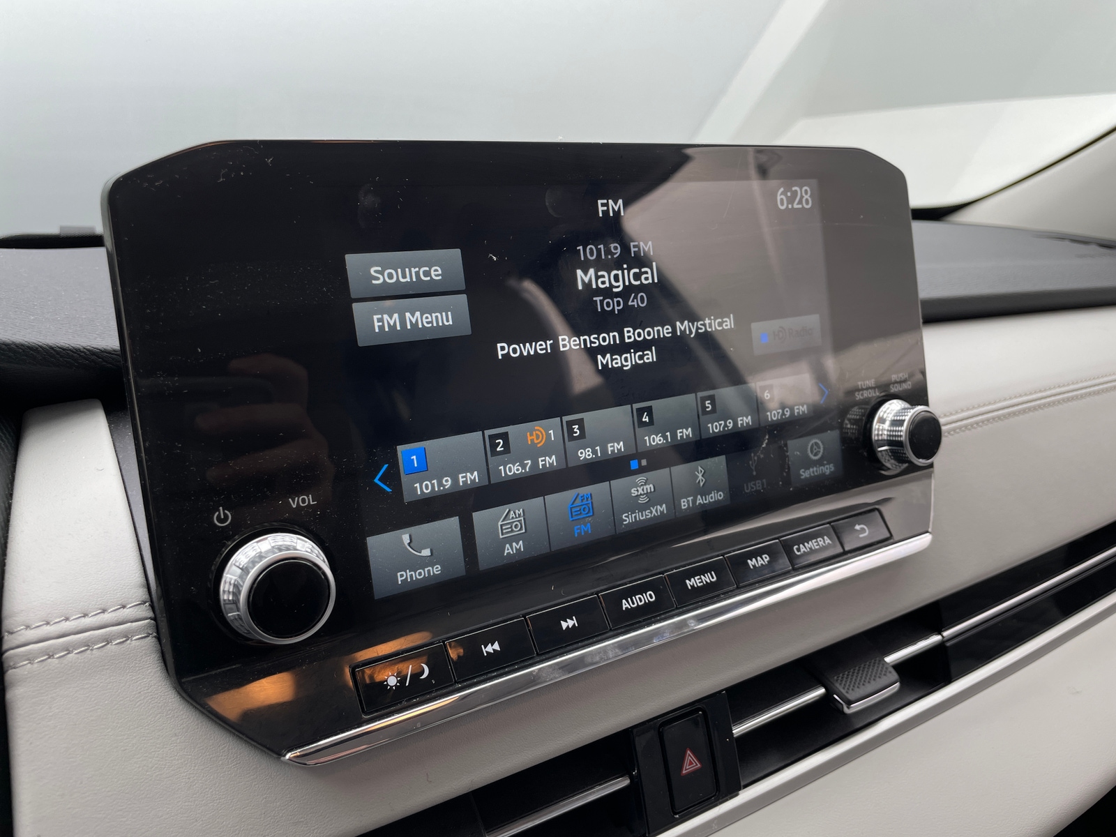 Thumbnail: 2024 Mitsubishi Outlander - 3