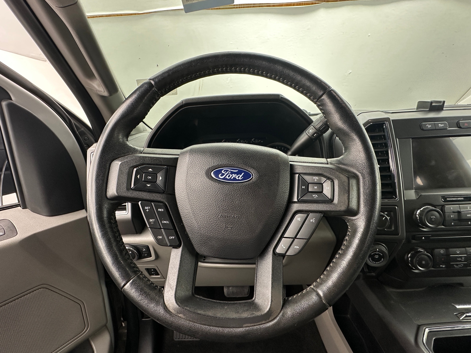 Thumbnail: 2018 Ford Econoline - 5