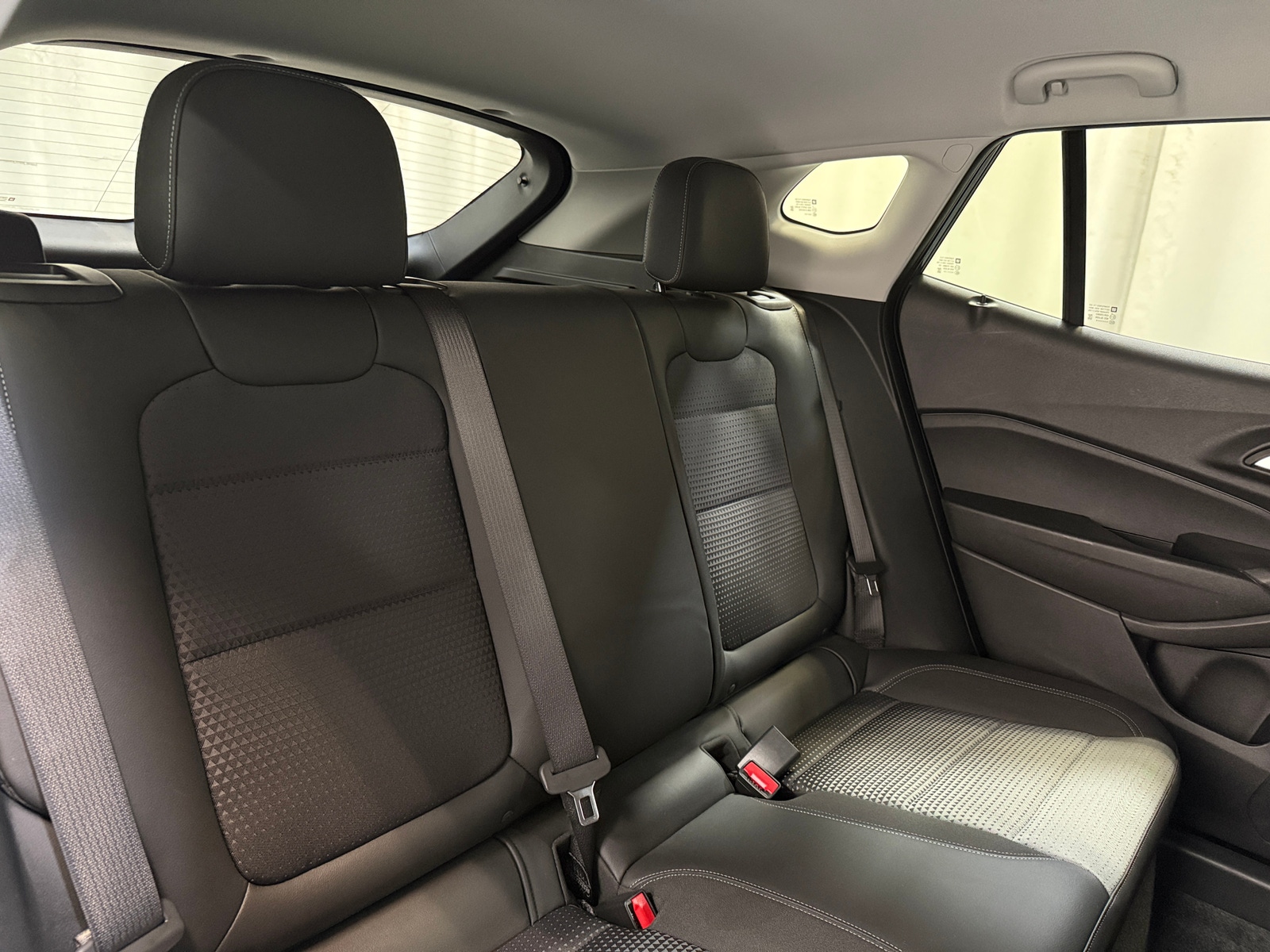 Thumbnail: 2025 Chevrolet Trax - 6