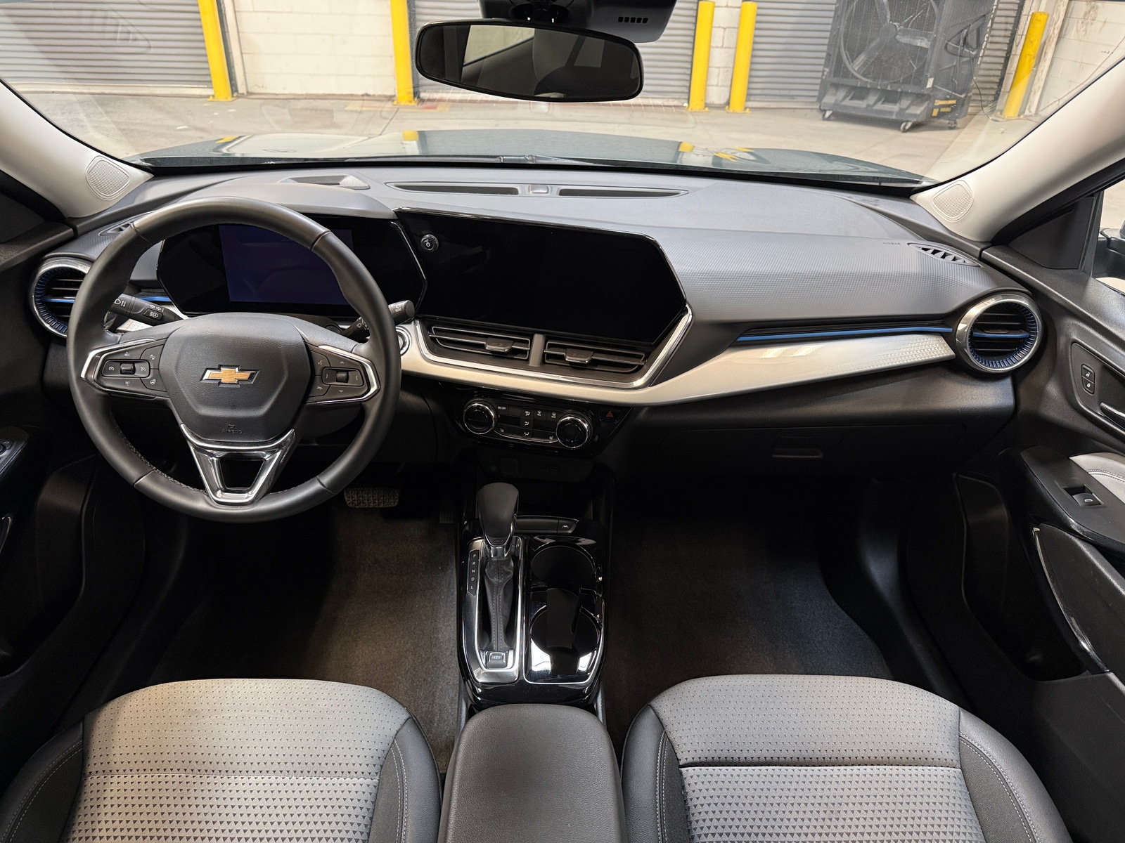 Thumbnail: 2025 Chevrolet Trax - 3