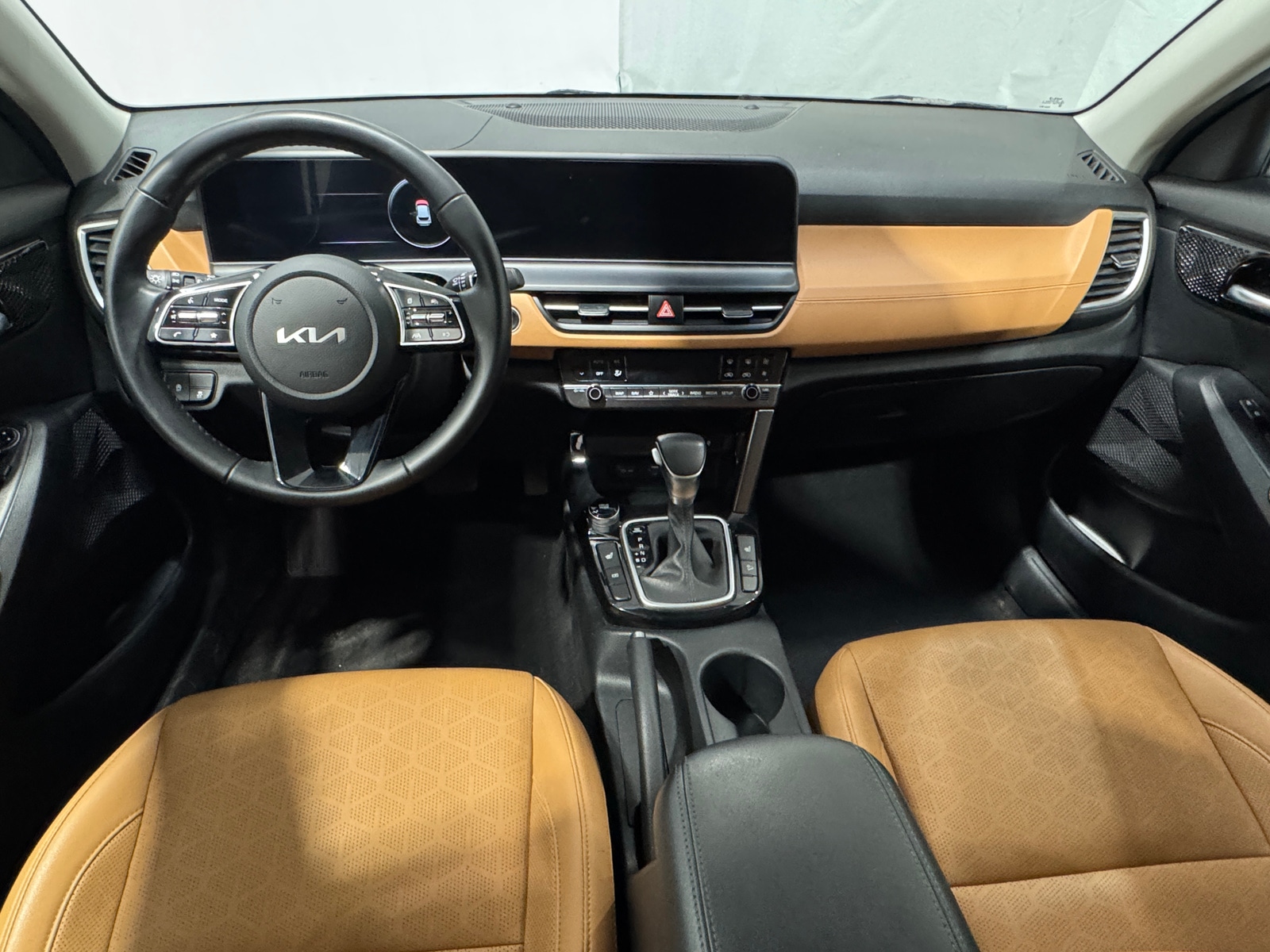 Thumbnail: 2024 Kia Seltos - 3