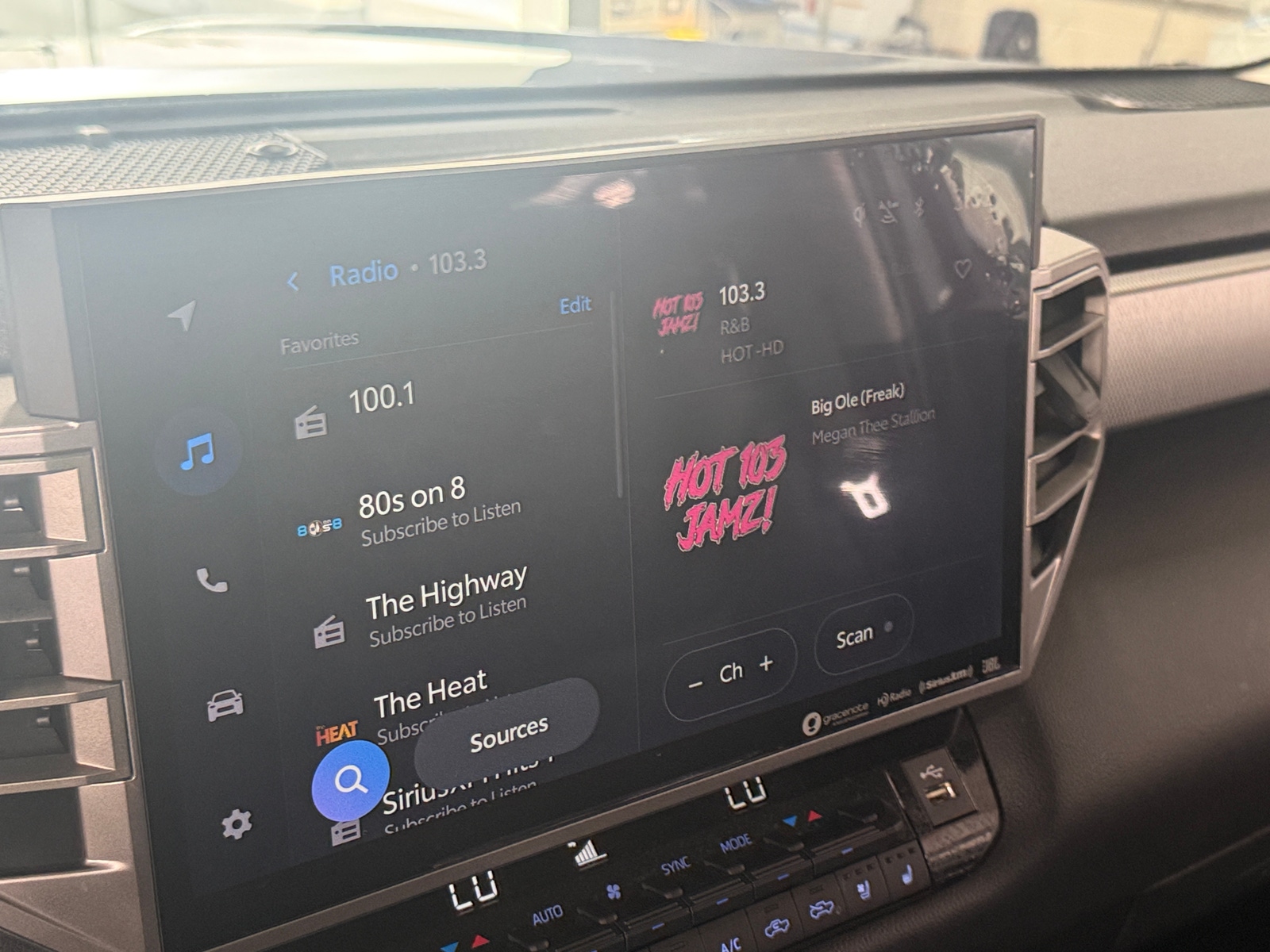 Thumbnail: 2024 Toyota Tundra - 3