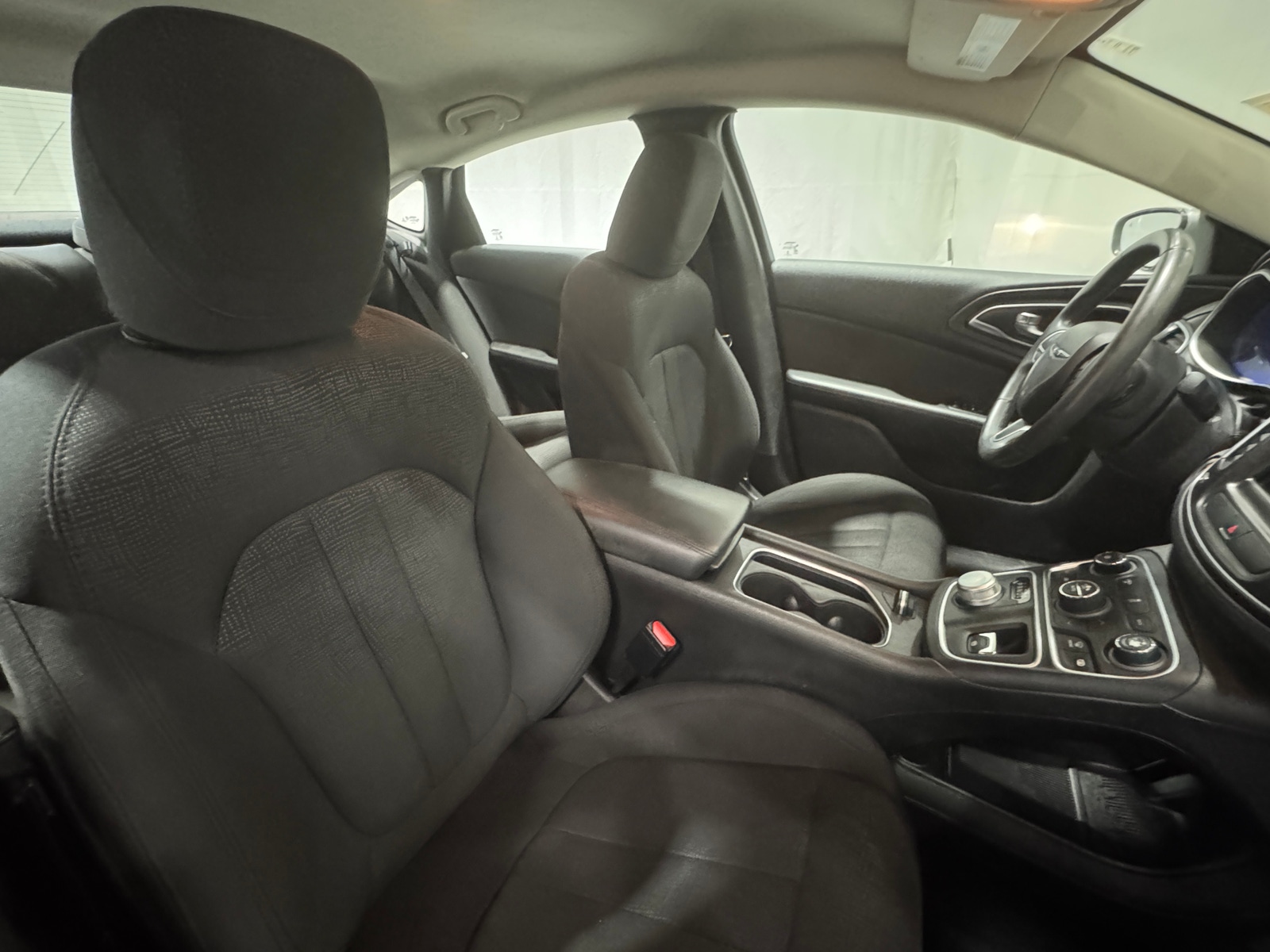 Thumbnail: 2016 Chrysler 200 - 2