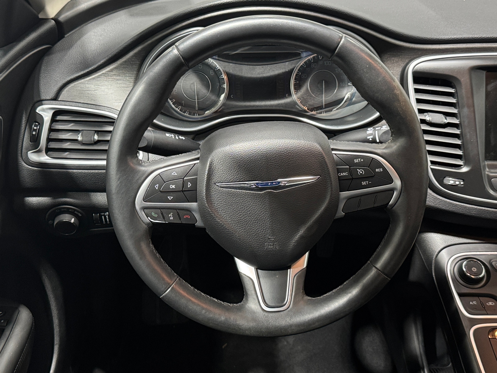 Thumbnail: 2016 Chrysler 200 - 5