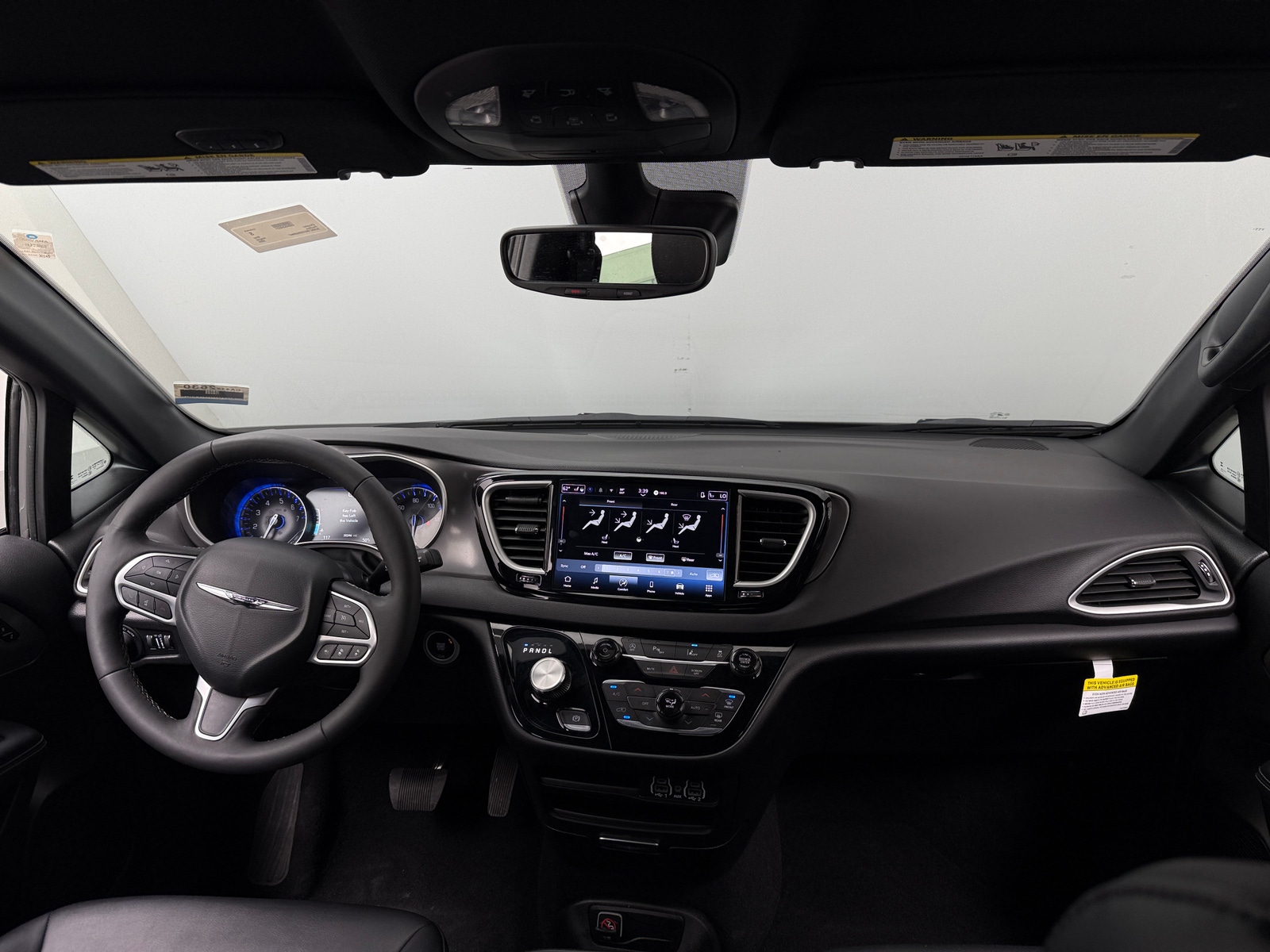 Thumbnail: 2025 Chrysler Pacifica - 2