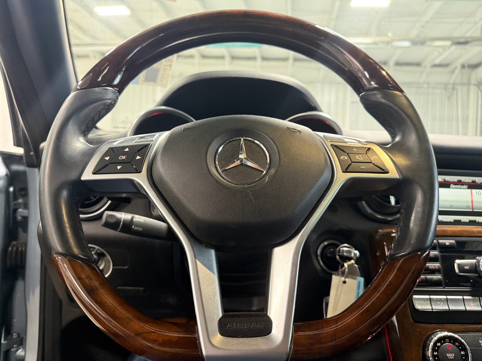 Thumbnail: 2014 Mercedes-Benz SLK - 4