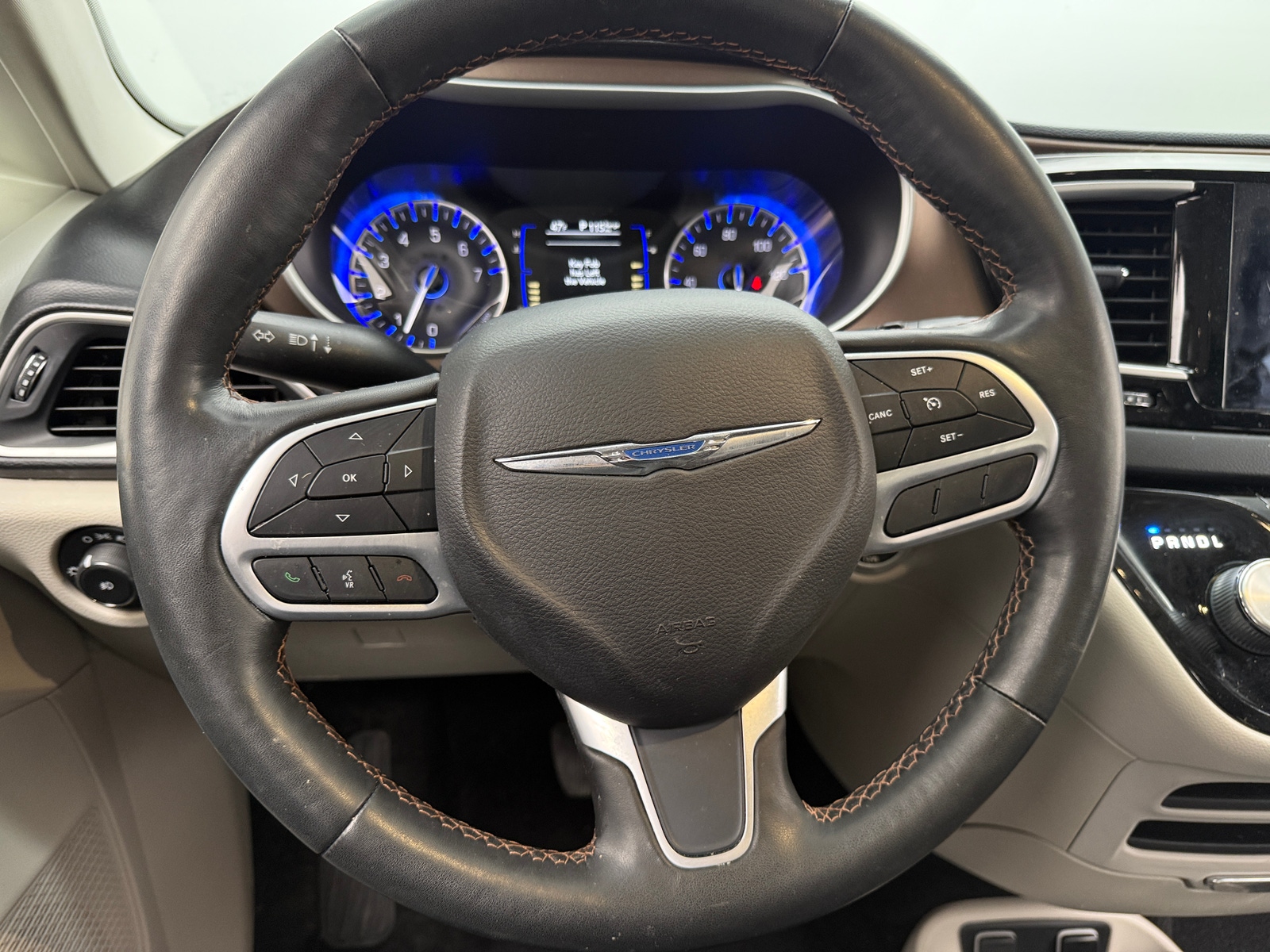 Thumbnail: 2019 Chrysler Pacifica - 4