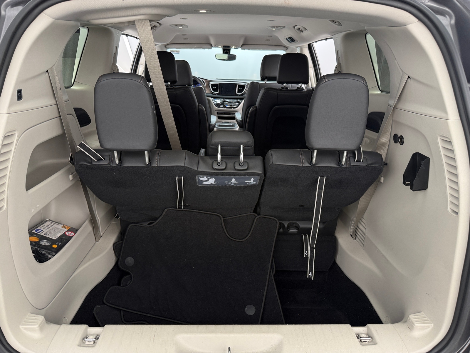 Thumbnail: 2019 Chrysler Pacifica - 6