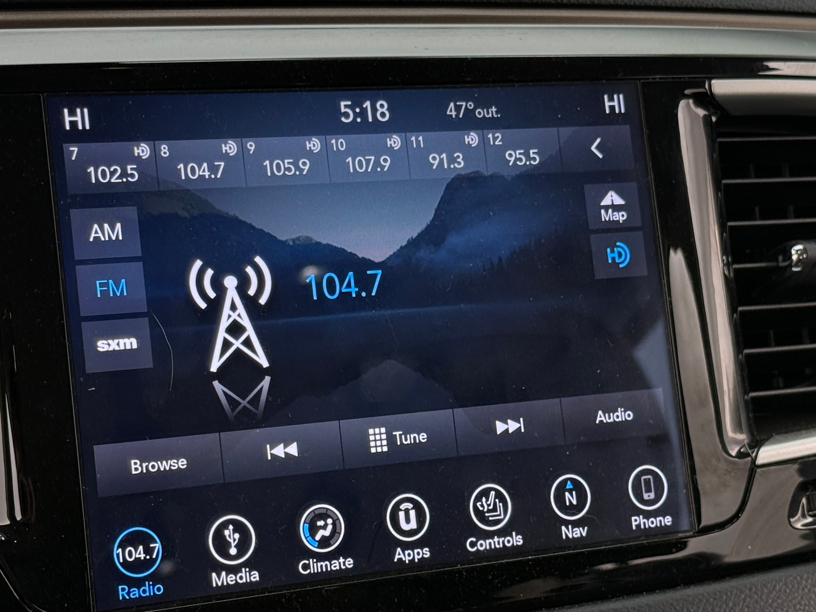 Thumbnail: 2019 Chrysler Pacifica - 3