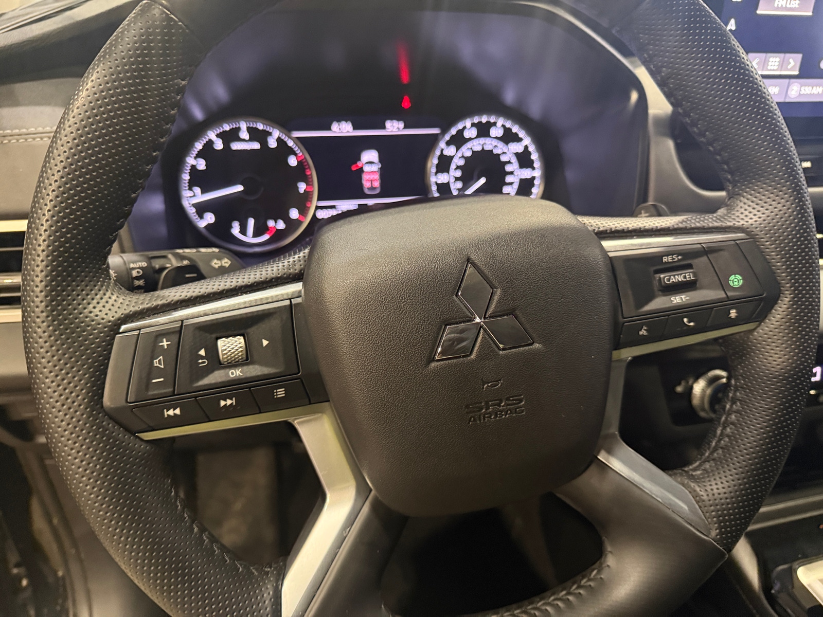 Thumbnail: 2025 Mitsubishi Outlander - 4