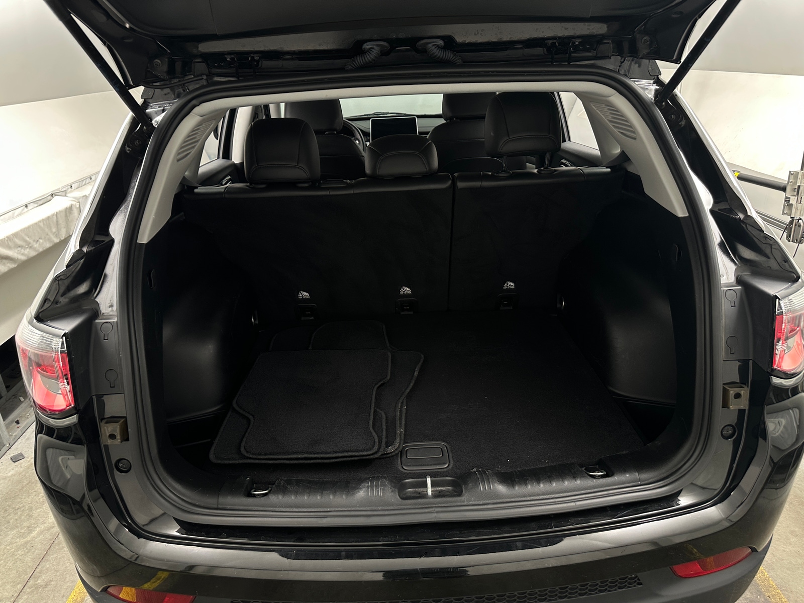 Thumbnail: 2022 Jeep Compass - 6