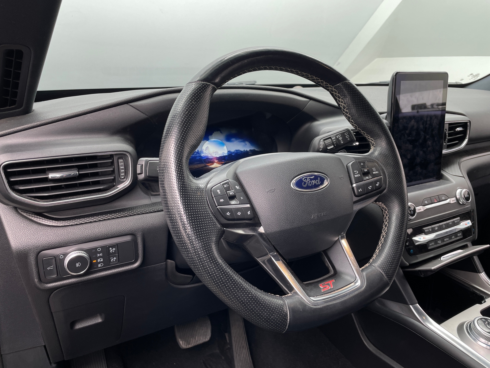 Thumbnail: 2020 Ford Explorer - 4