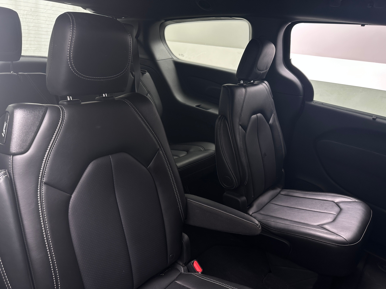 Thumbnail: 2025 Chrysler Pacifica - 5