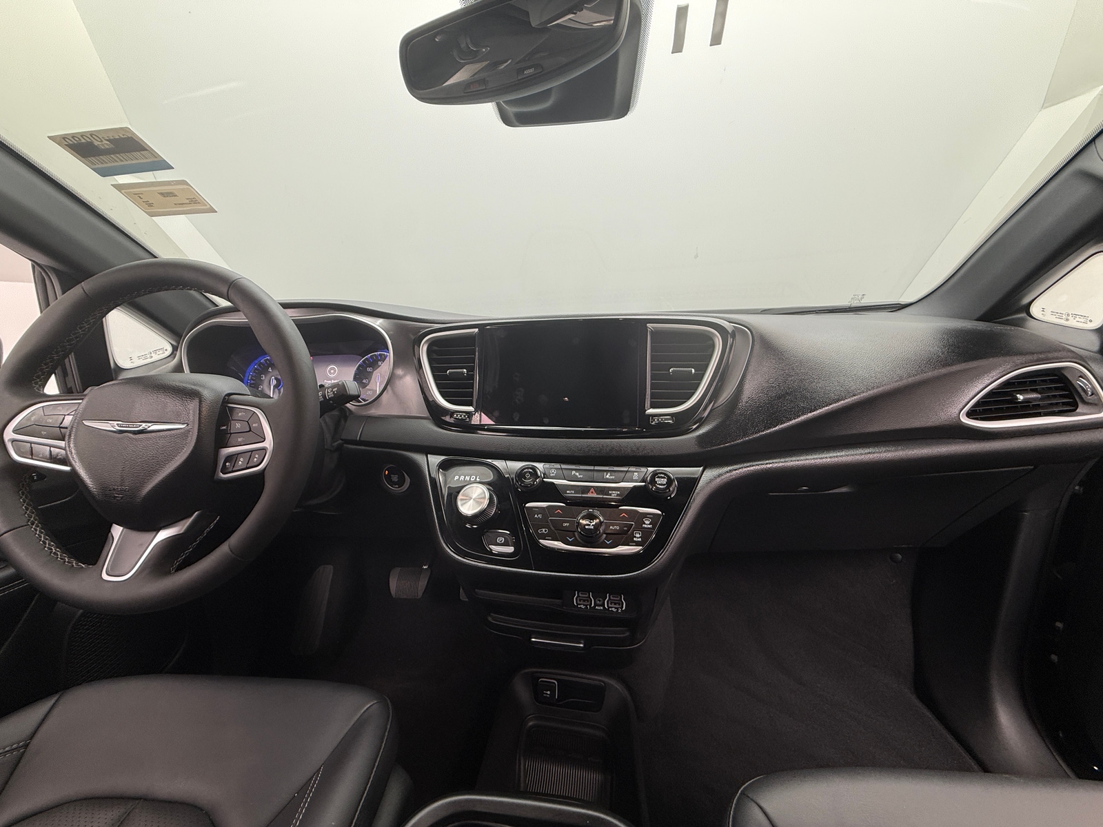 Thumbnail: 2025 Chrysler Pacifica - 2