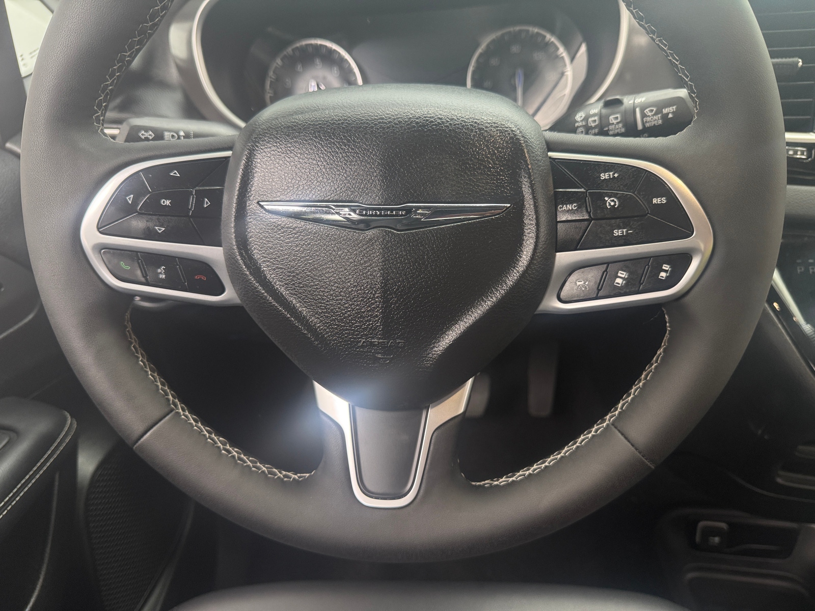 Thumbnail: 2025 Chrysler Pacifica - 4