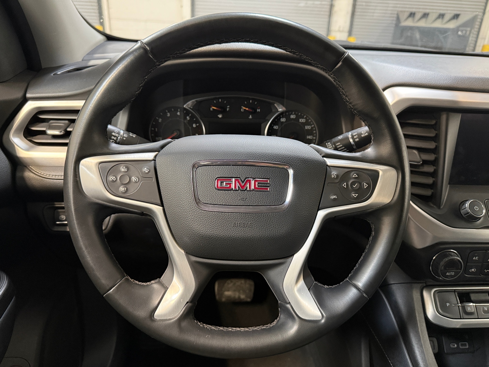 Thumbnail: 2023 GMC Acadia - 4