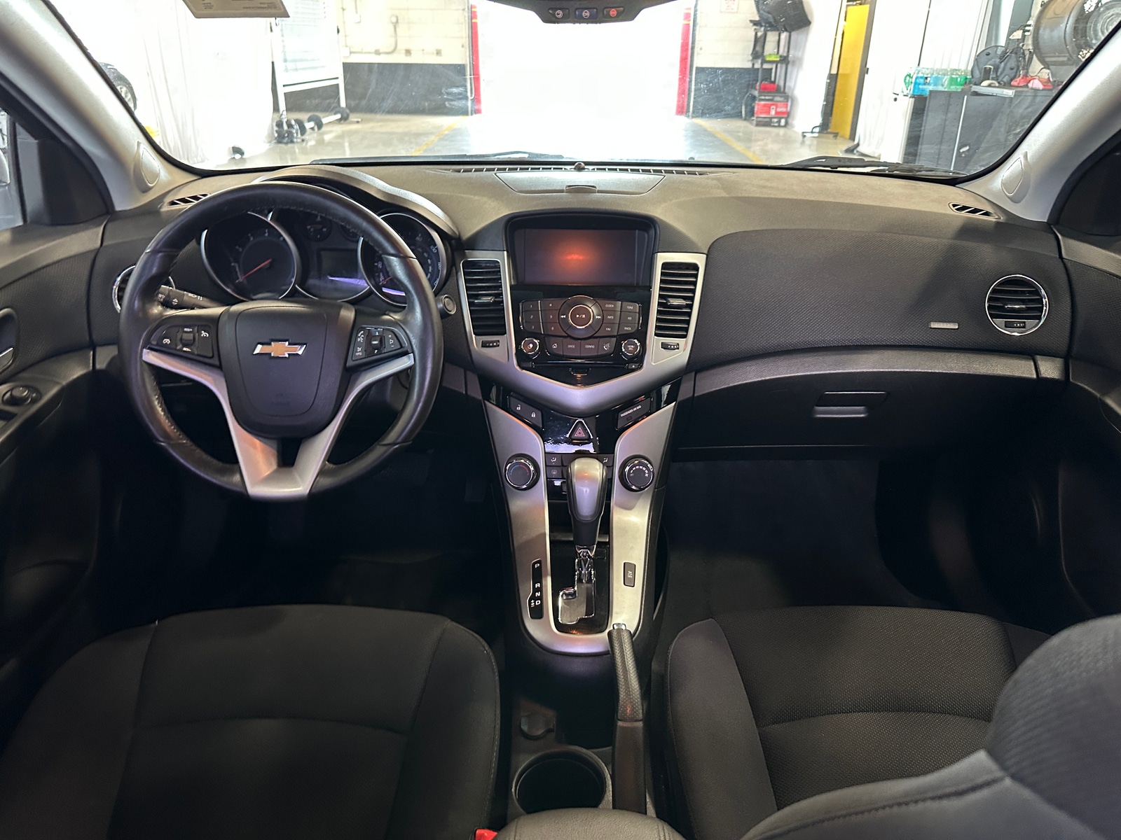 Thumbnail: 2014 Chevrolet Cruze - 3