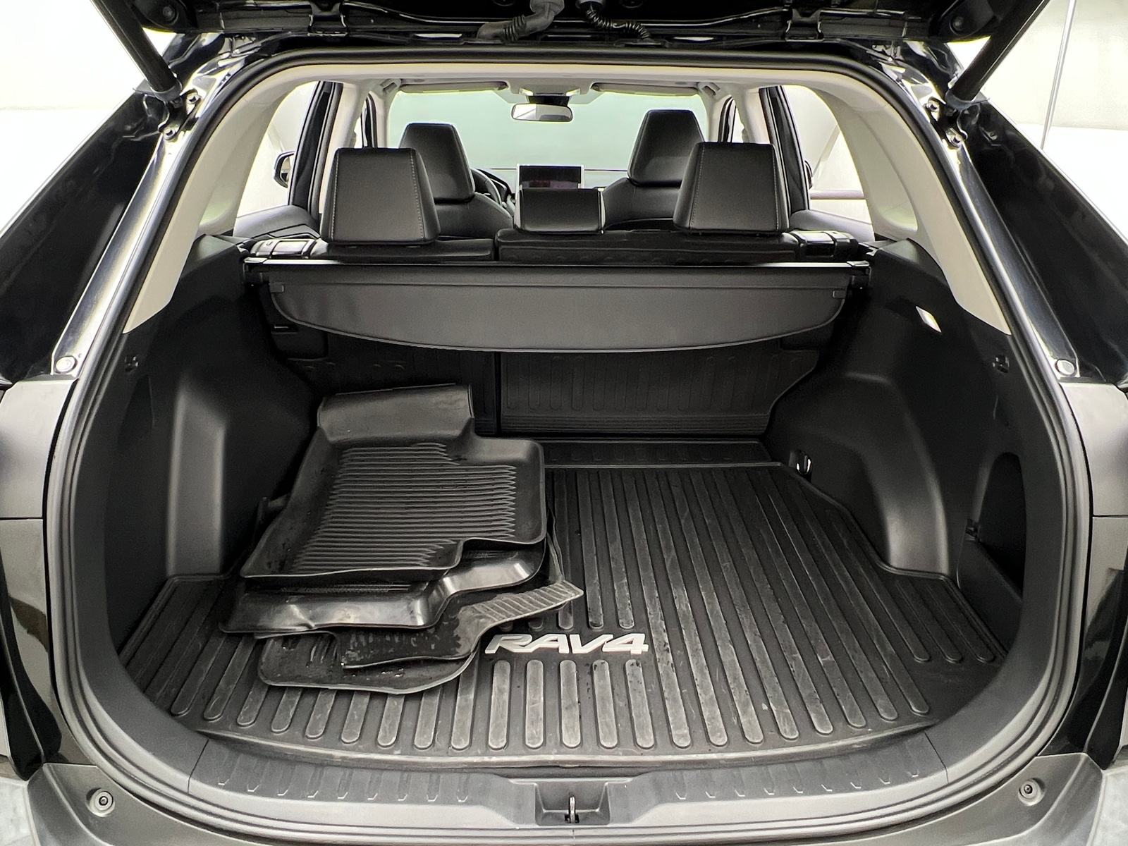 Thumbnail: 2023 Toyota RAV4 - 6