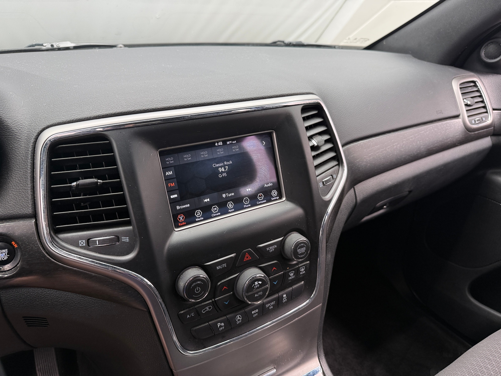 Thumbnail: 2018 Jeep Grand Cherokee - 4