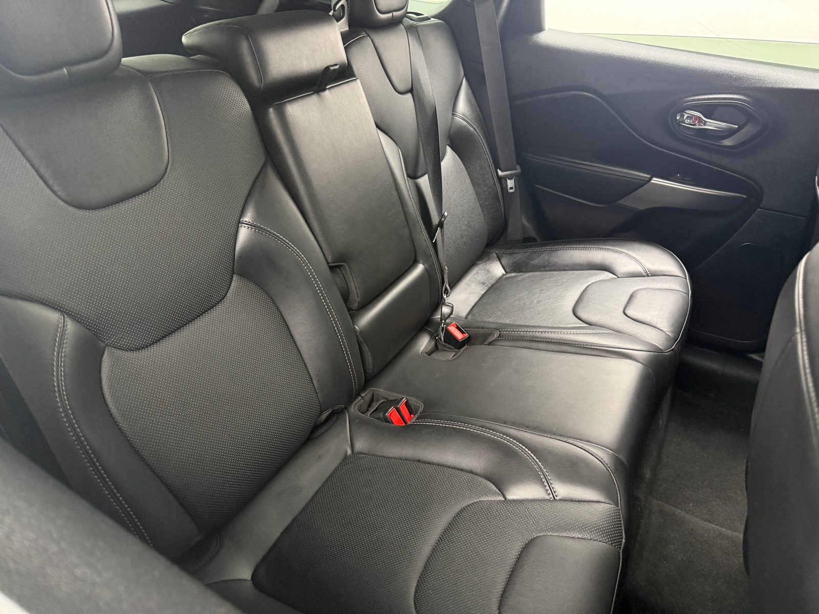 Thumbnail: 2020 Jeep Cherokee - 5