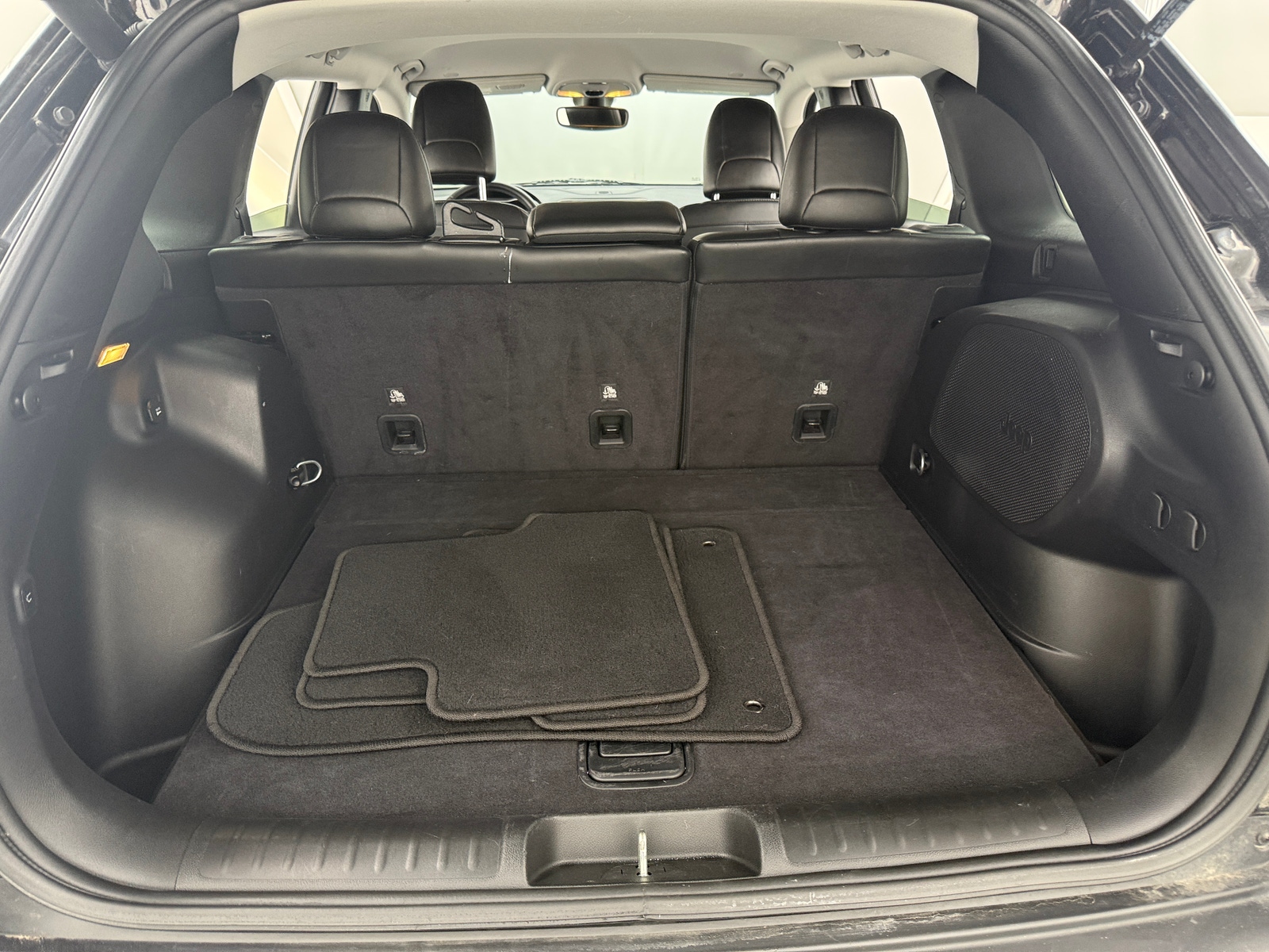 Thumbnail: 2020 Jeep Cherokee - 6