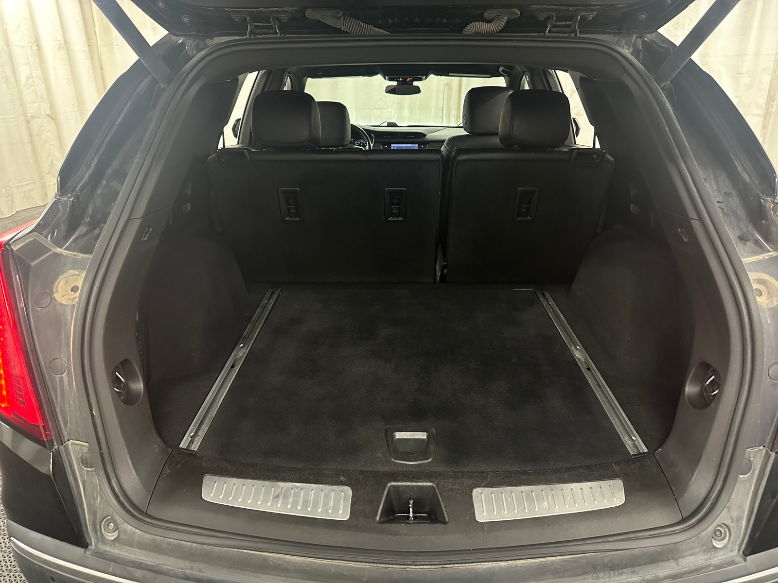 Thumbnail: 2023 Cadillac XT5 - 6