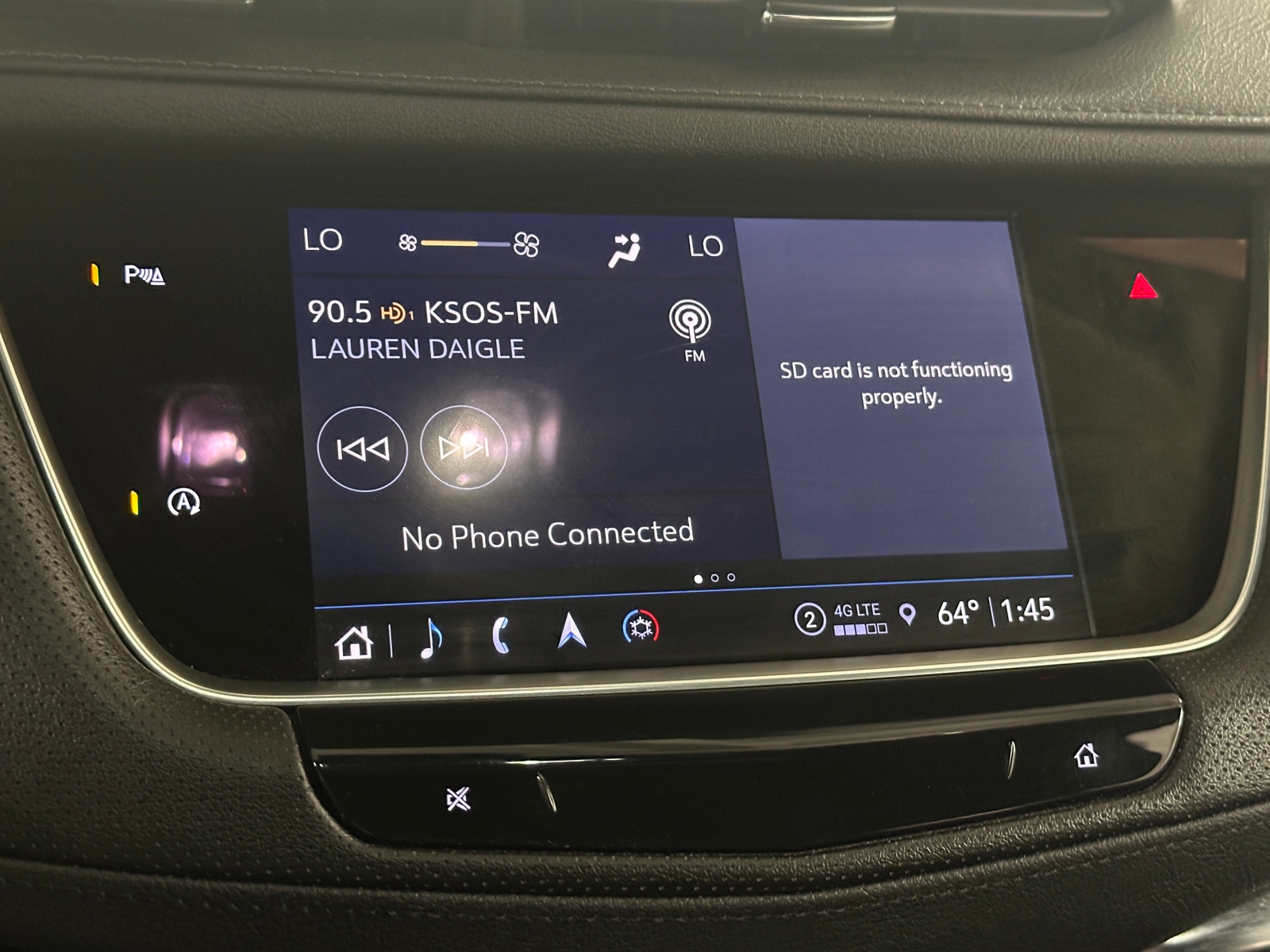 Thumbnail: 2023 Cadillac XT5 - 3