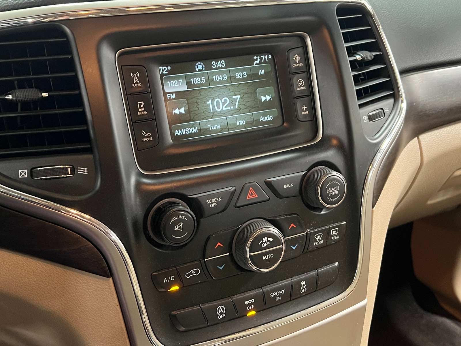 Thumbnail: 2016 Jeep Grand Cherokee - 4