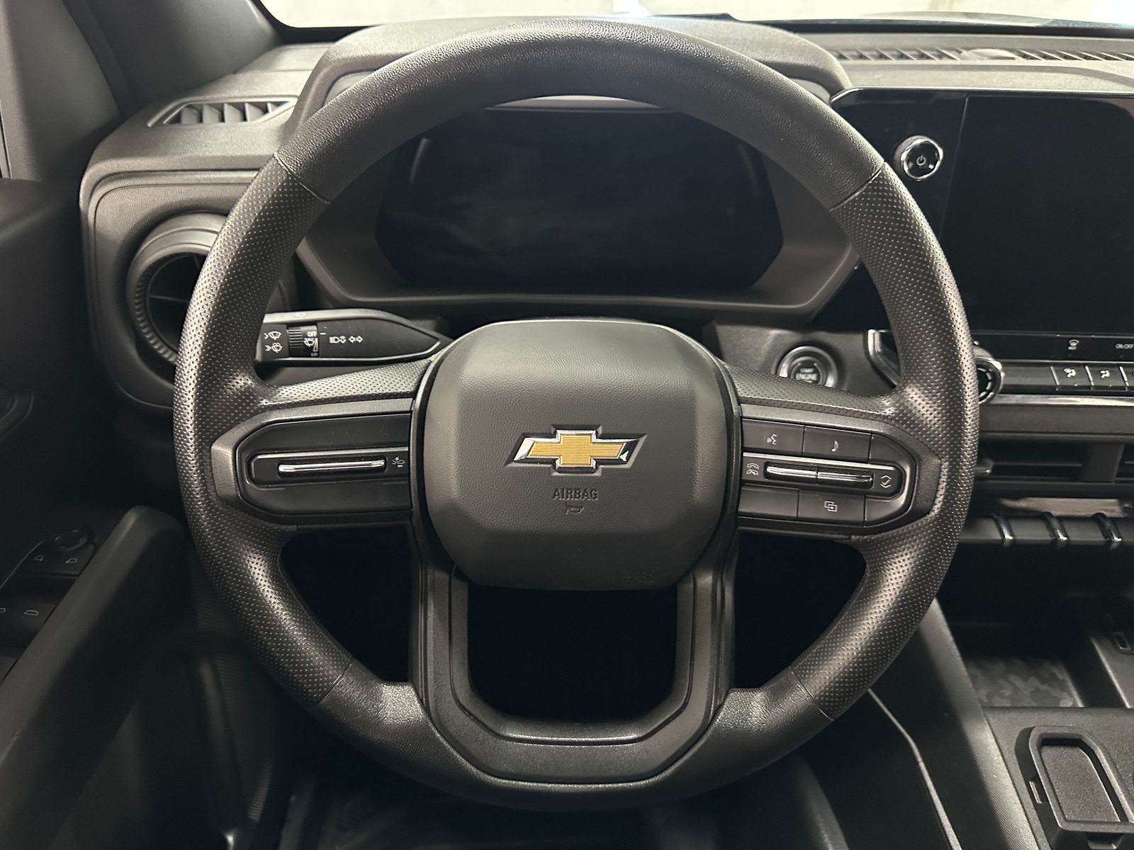 Thumbnail: 2023 Chevrolet Colorado - 5