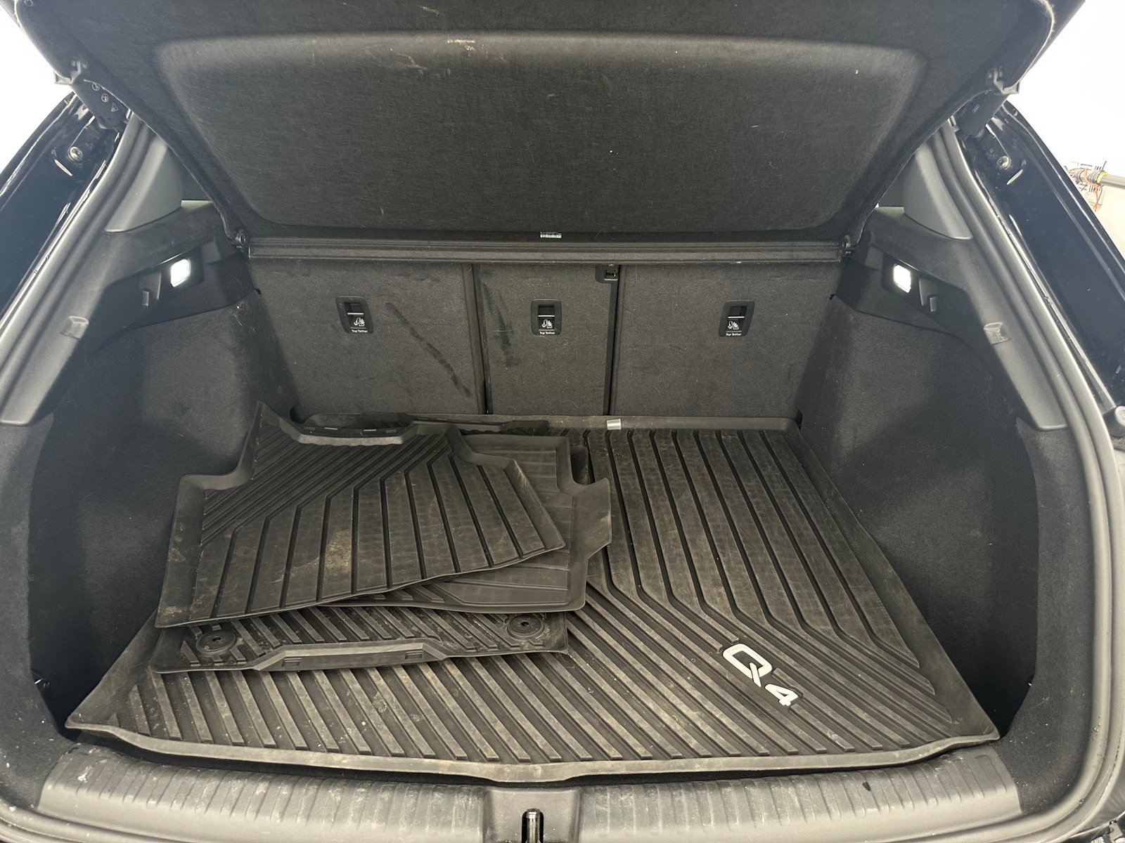 Thumbnail: 2023 Audi Q4 e-tron - 6