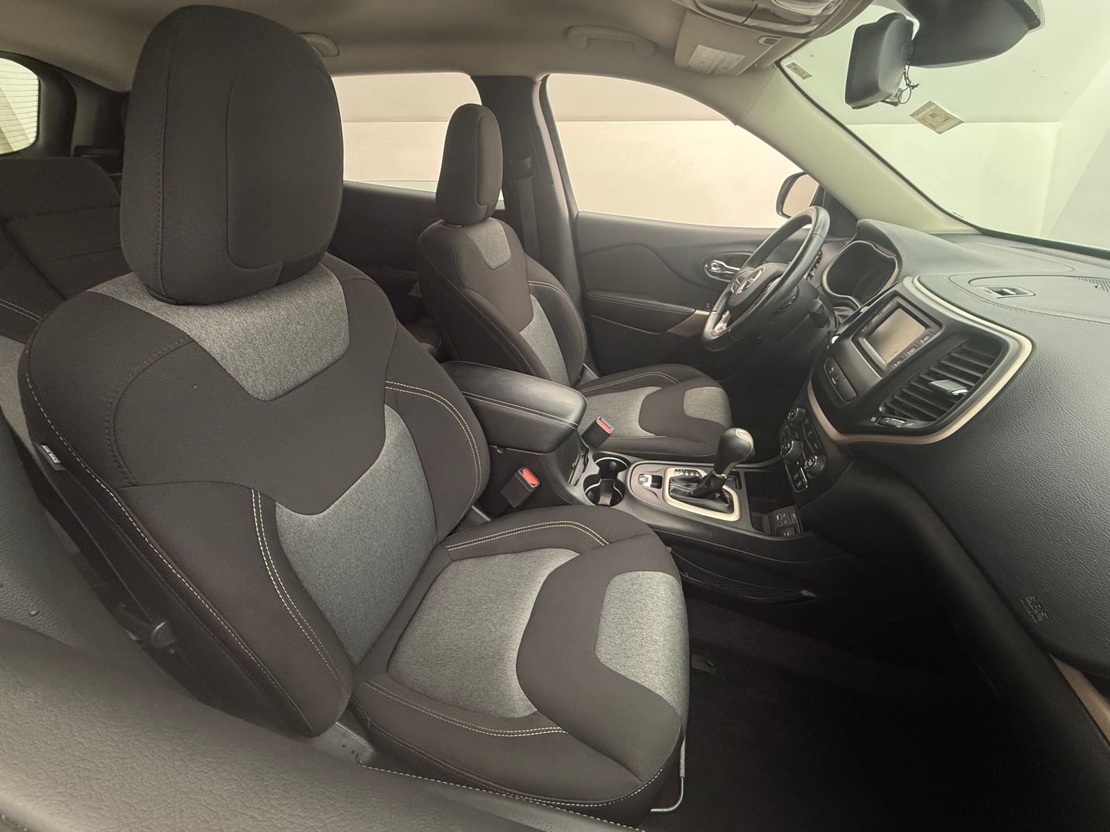 Thumbnail: 2017 Jeep Cherokee - 2