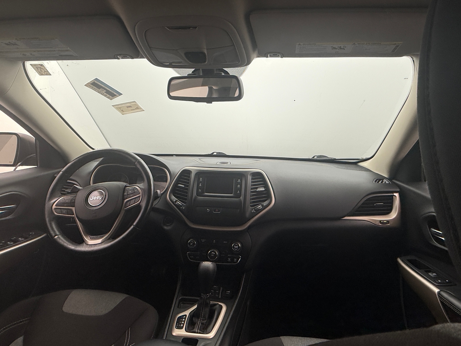 Thumbnail: 2017 Jeep Cherokee - 3