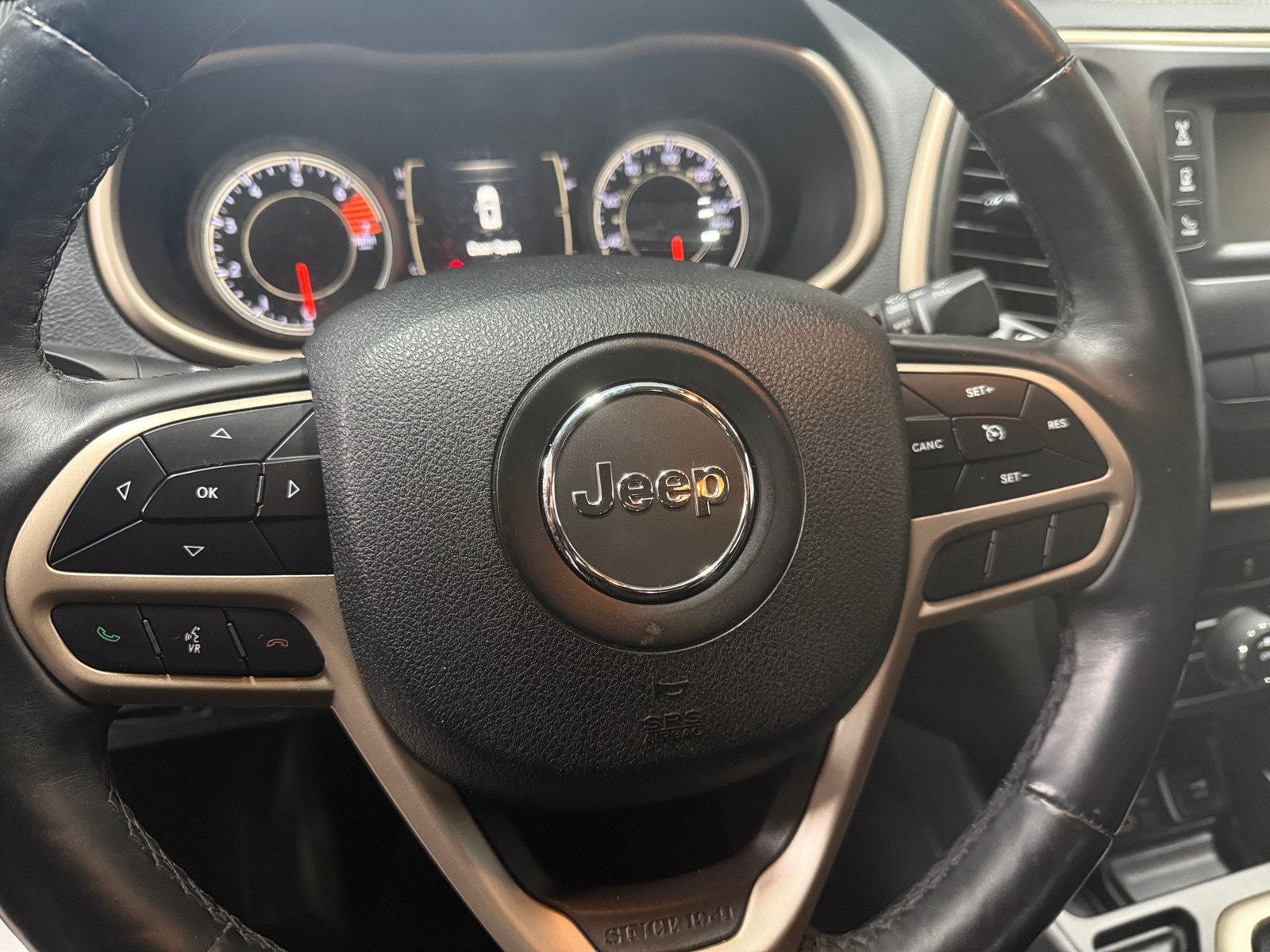 Thumbnail: 2017 Jeep Cherokee - 5