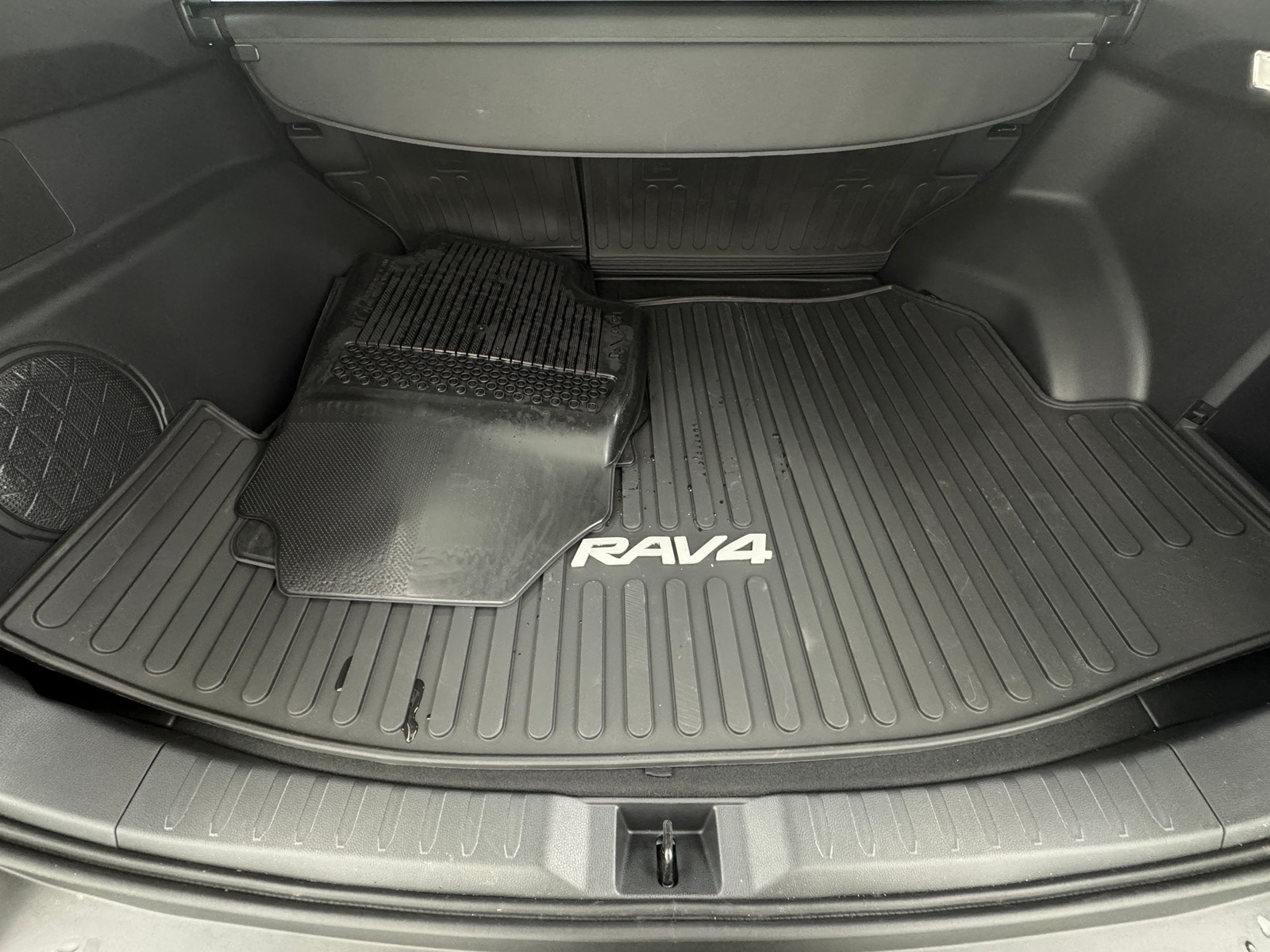 Thumbnail: 2025 Toyota RAV4 - 6