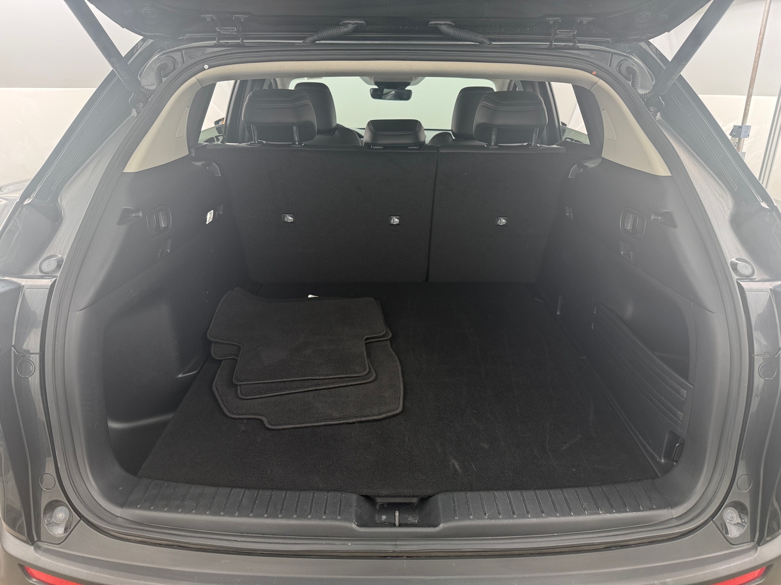 Thumbnail: 2025 Mazda CX-50 - 7