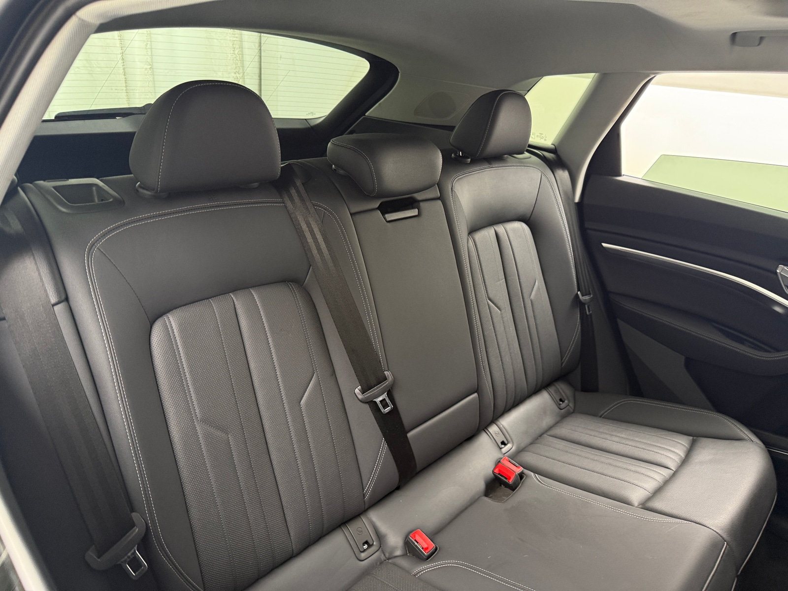 Thumbnail: 2021 Audi e-tron - 5