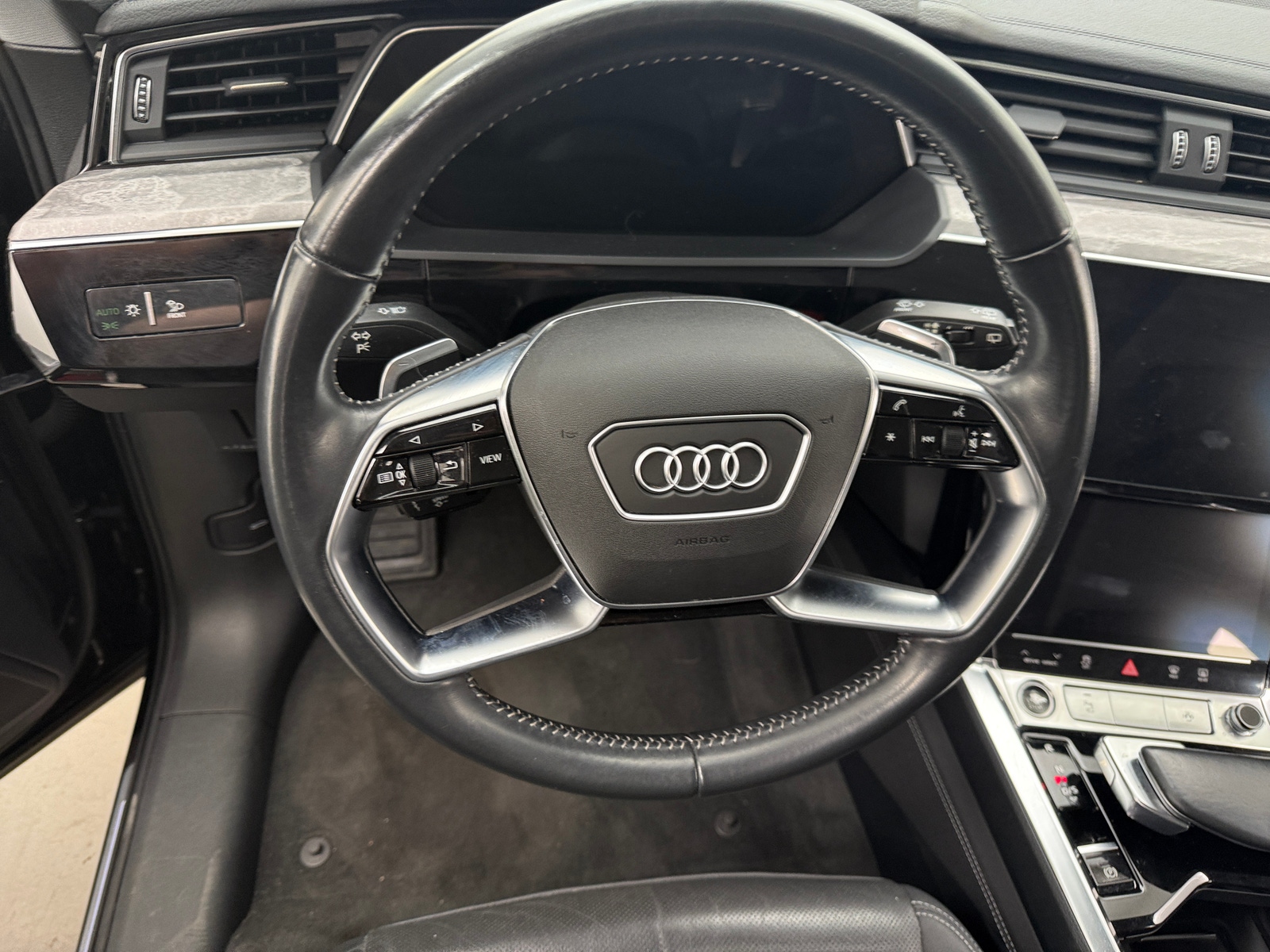 Thumbnail: 2021 Audi e-tron - 4