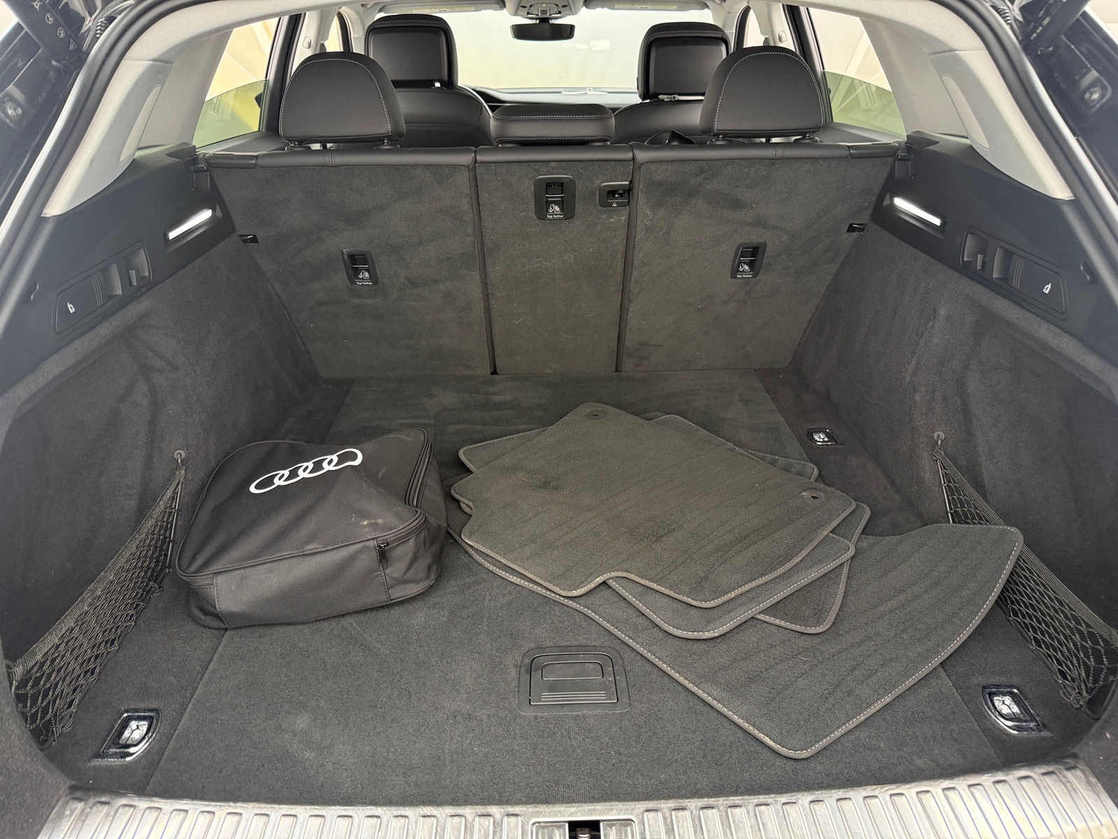 Thumbnail: 2021 Audi e-tron - 6