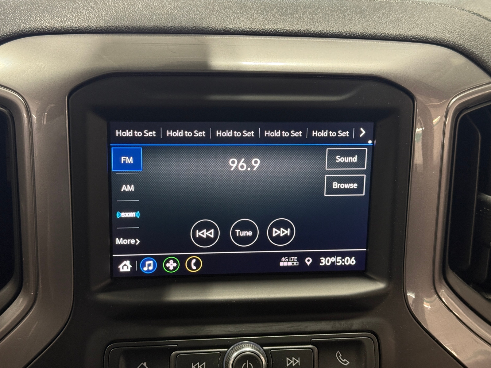 Thumbnail: 2021 Chevrolet Silverado 1500 - 4