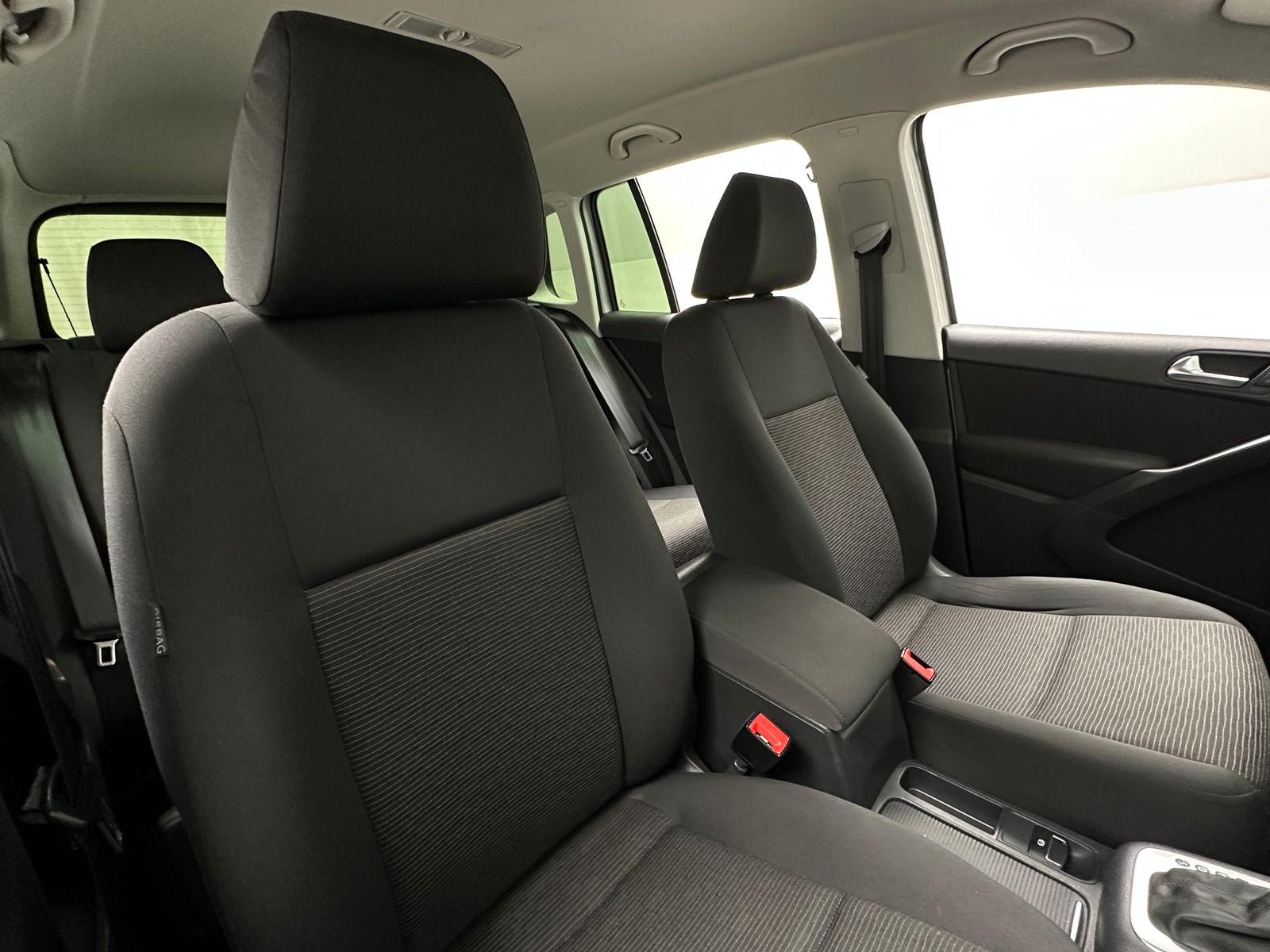 Thumbnail: 2017 Volkswagen Tiguan - 2