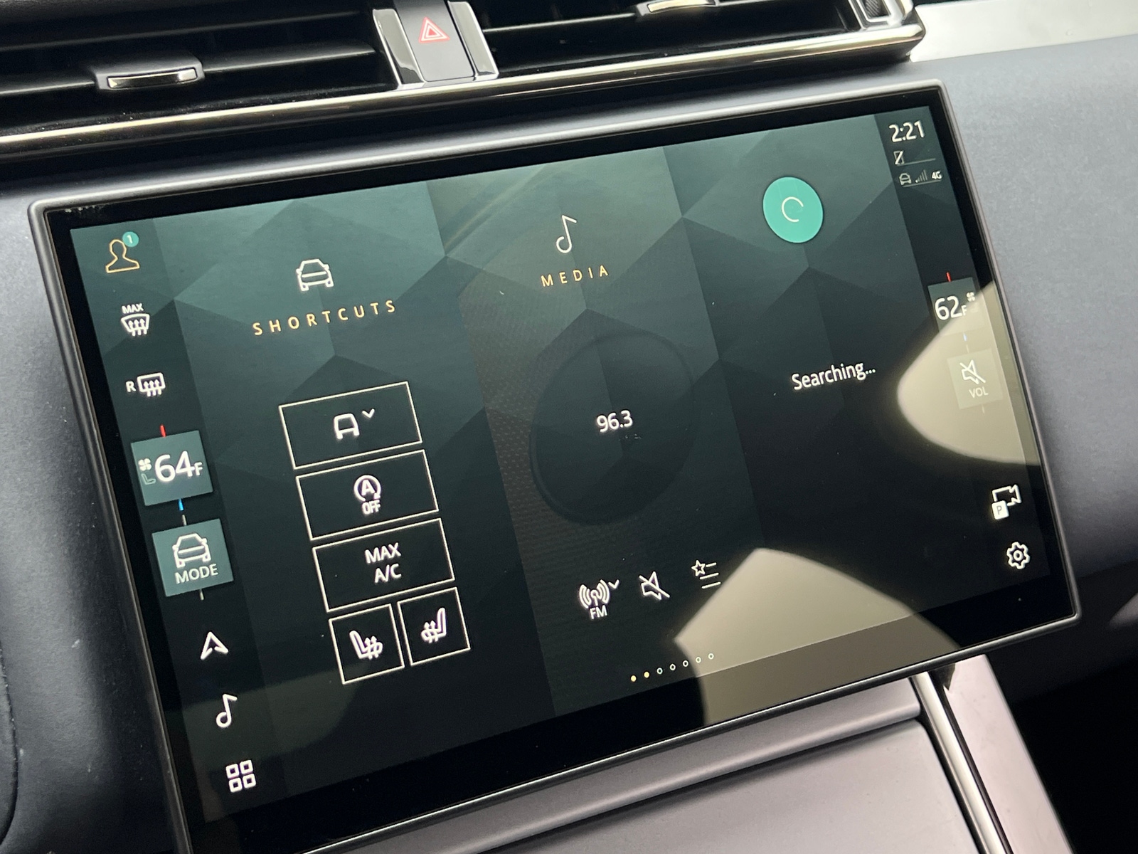 Thumbnail: 2025 Land Rover Range Rover Velar - 3