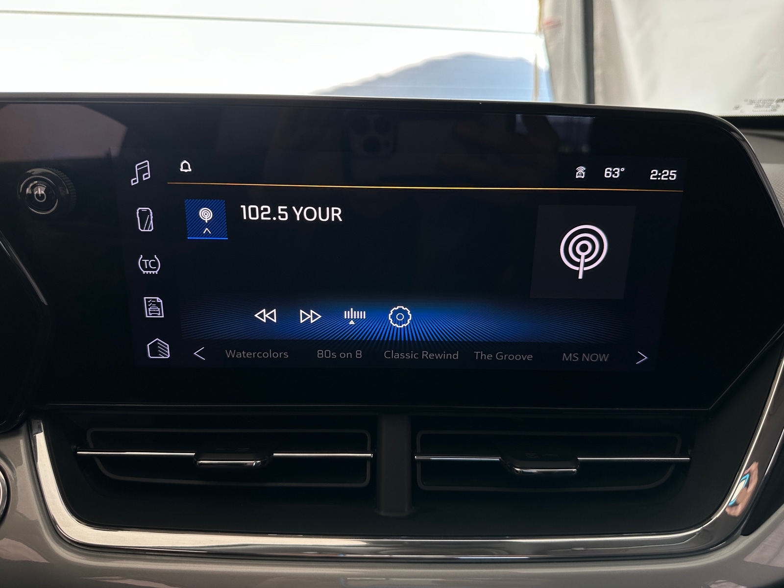 Thumbnail: 2025 Chevrolet Trax - 4